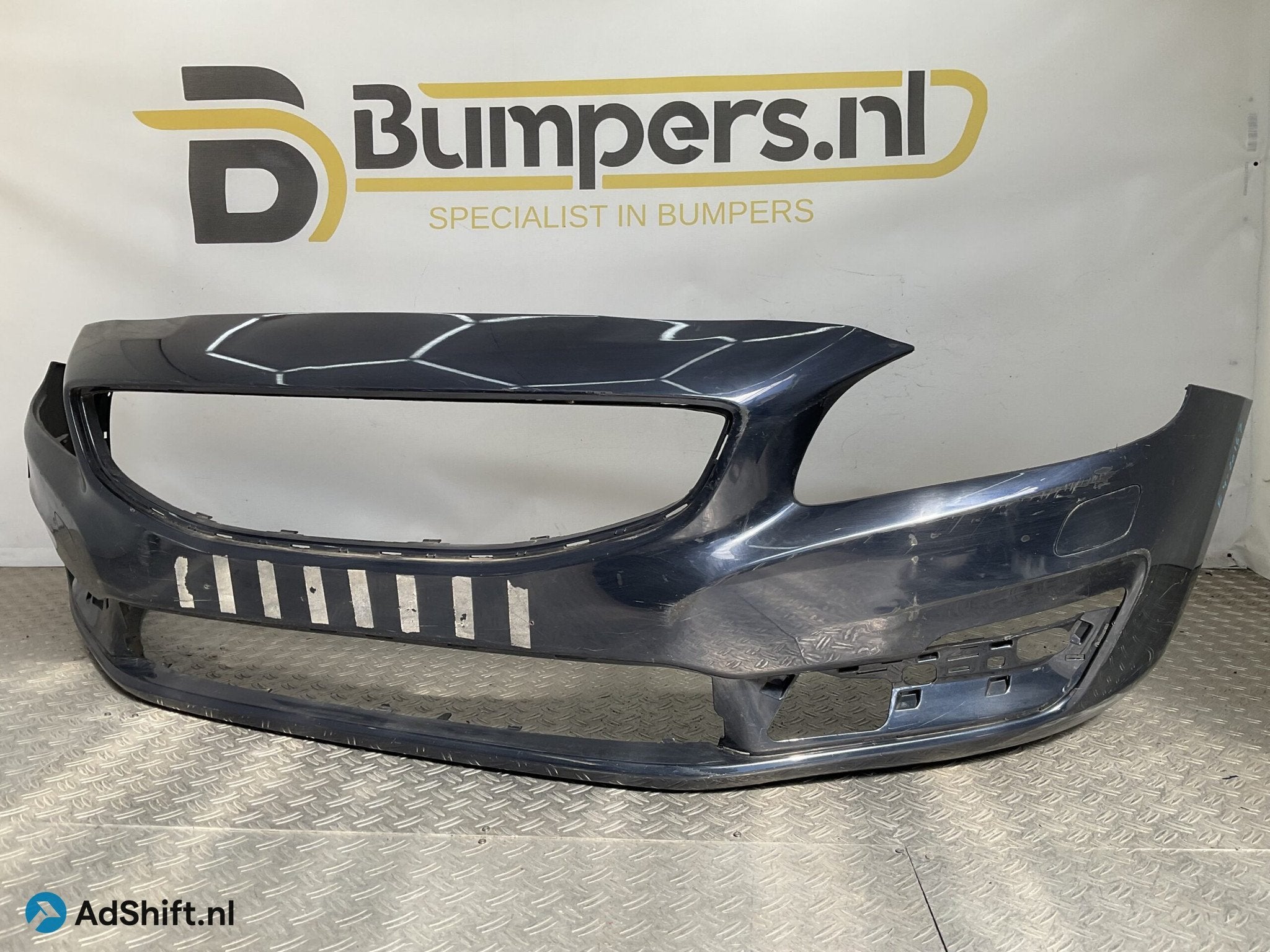 BUMPER Volvo V60 S60 2018-2022 31323831 VOORBUMPER E4-20167, Bumper