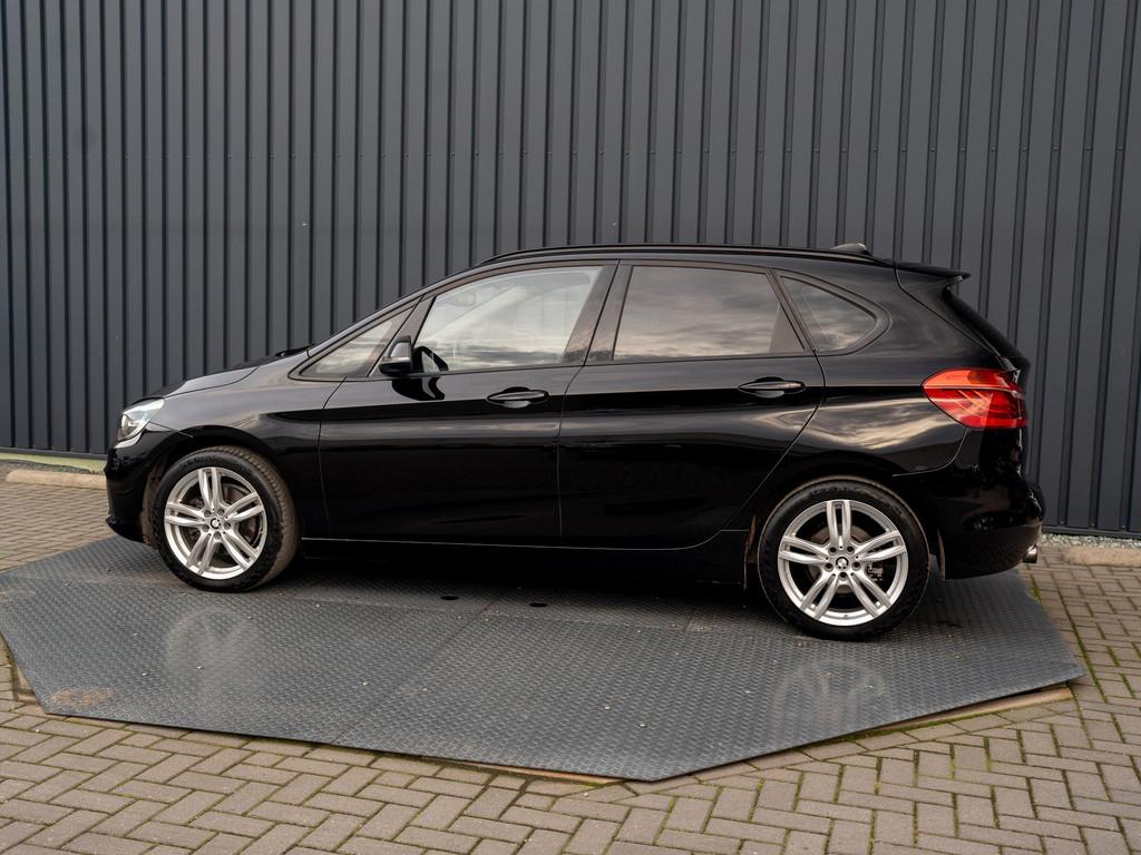 BMW 2 Serie Active Tourer 218i Business | 18'' | Parkeersens, Auto's, BMW, 12 maanden, Gebruikt, Zwart, Bedrijf
