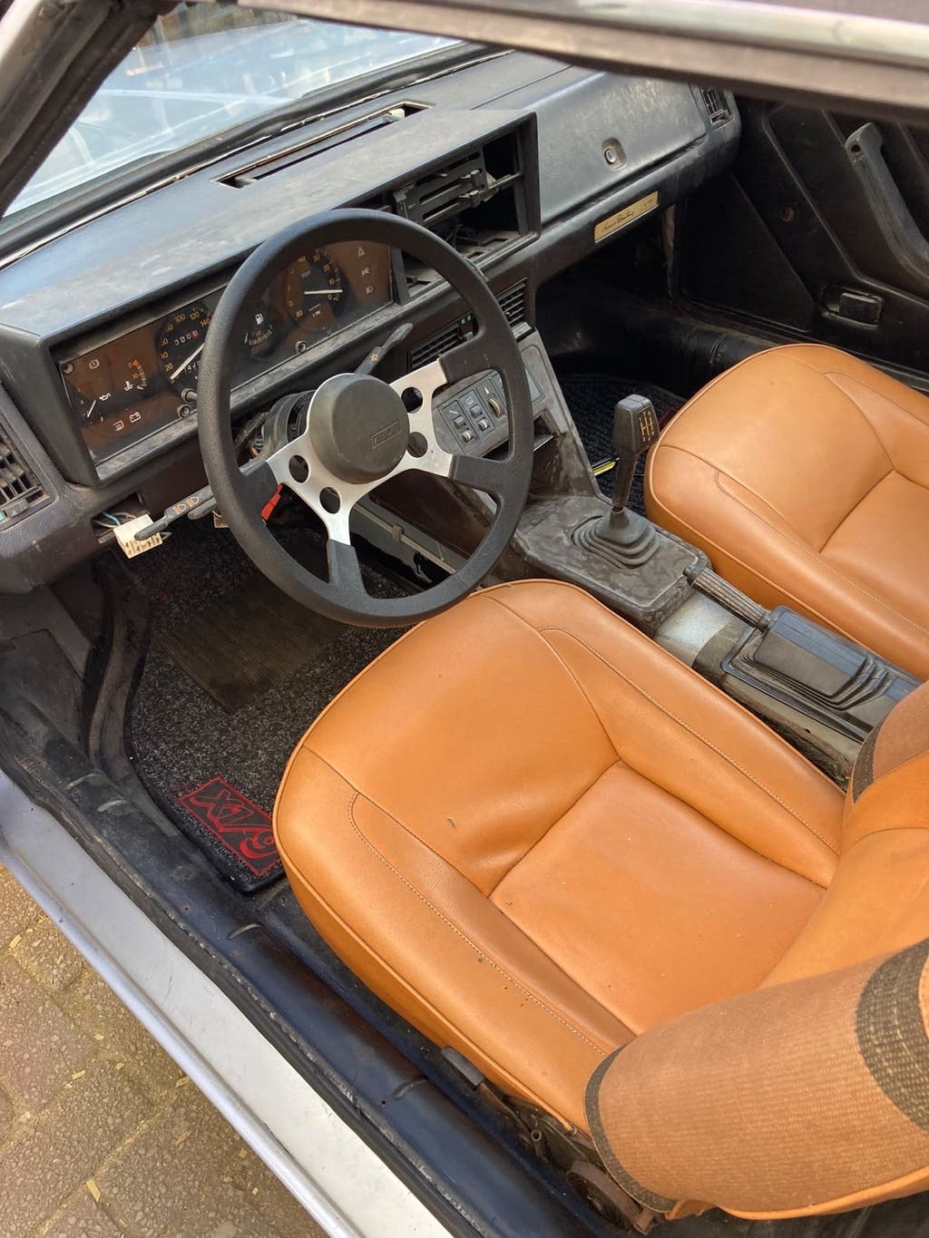 Te koop Fiat X1/9 Bertone (afbouw-) project, foto 9
