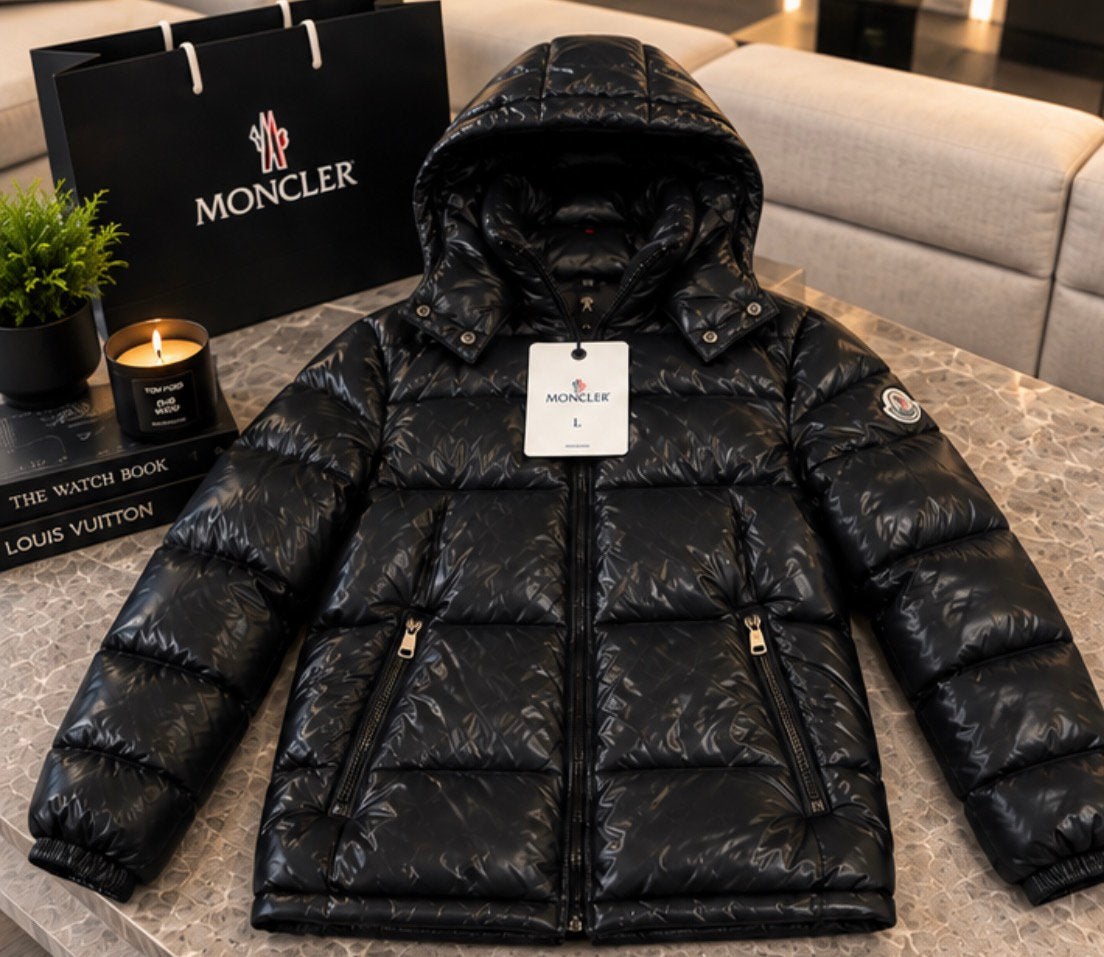 Moncler Maya Puffer maat L, Ophalen of Verzenden, Zo goed als nieuw, Maat 52/54 (L), Zwart