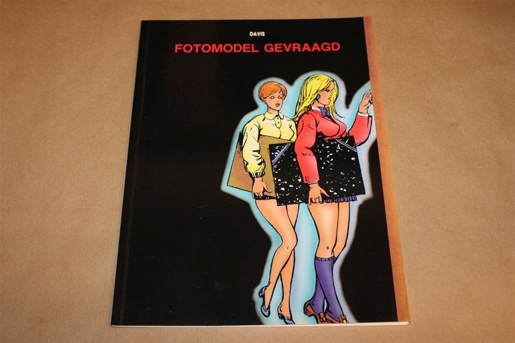 Fotomodel Gevraagd — Erotisch Stripalbum Follies 31 Davis, Eén stripboek, Ophalen of Verzenden, Zo goed als nieuw