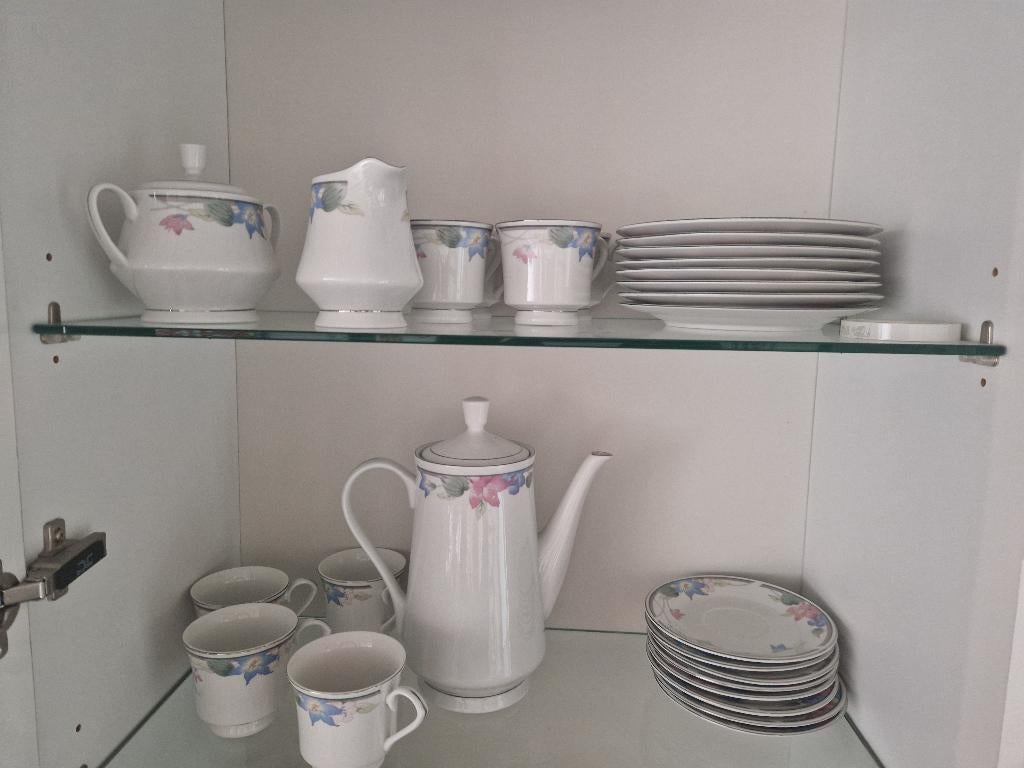 Servies fijn Chinees porcelein, Ophalen