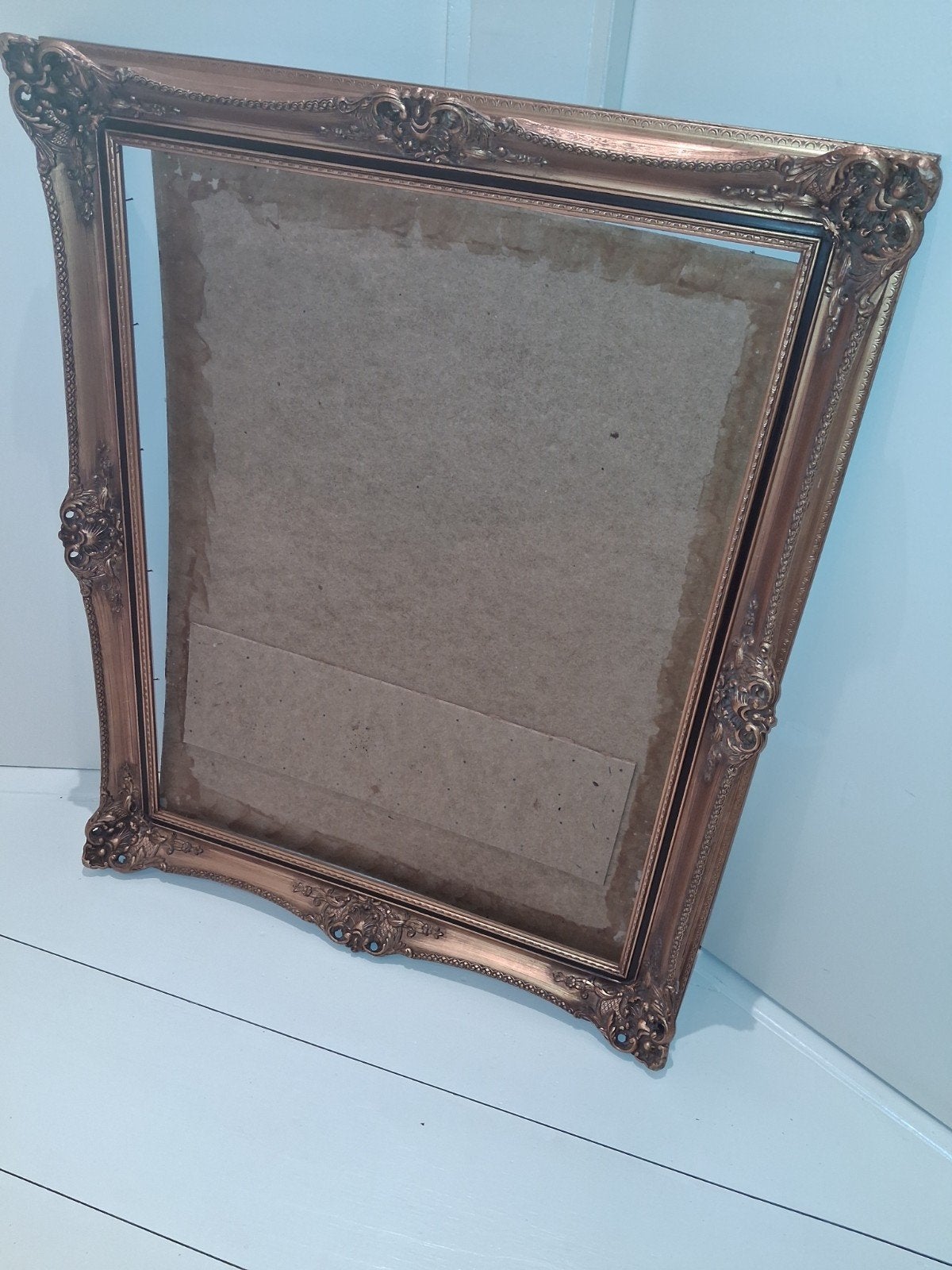 Antieke grote gouden fotolijst in Barok stijl., Huis en Inrichting, Woonaccessoires | Lijsten, Ophalen, Gebruikt, Hangend, Fotolijst