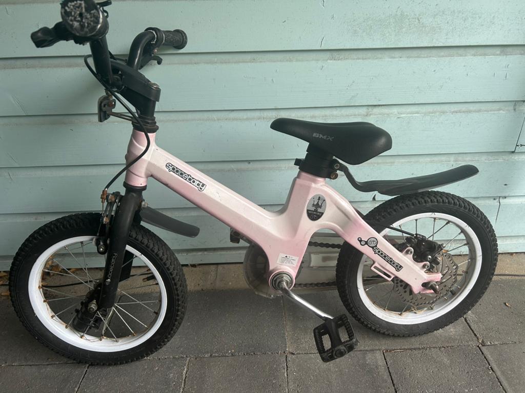 Loopfiets / kinderfiets Spacebaby roze, Fietsen en Brommers, Ophalen of Verzenden, Gebruikt, Velgrem, Minder dan 16 inch