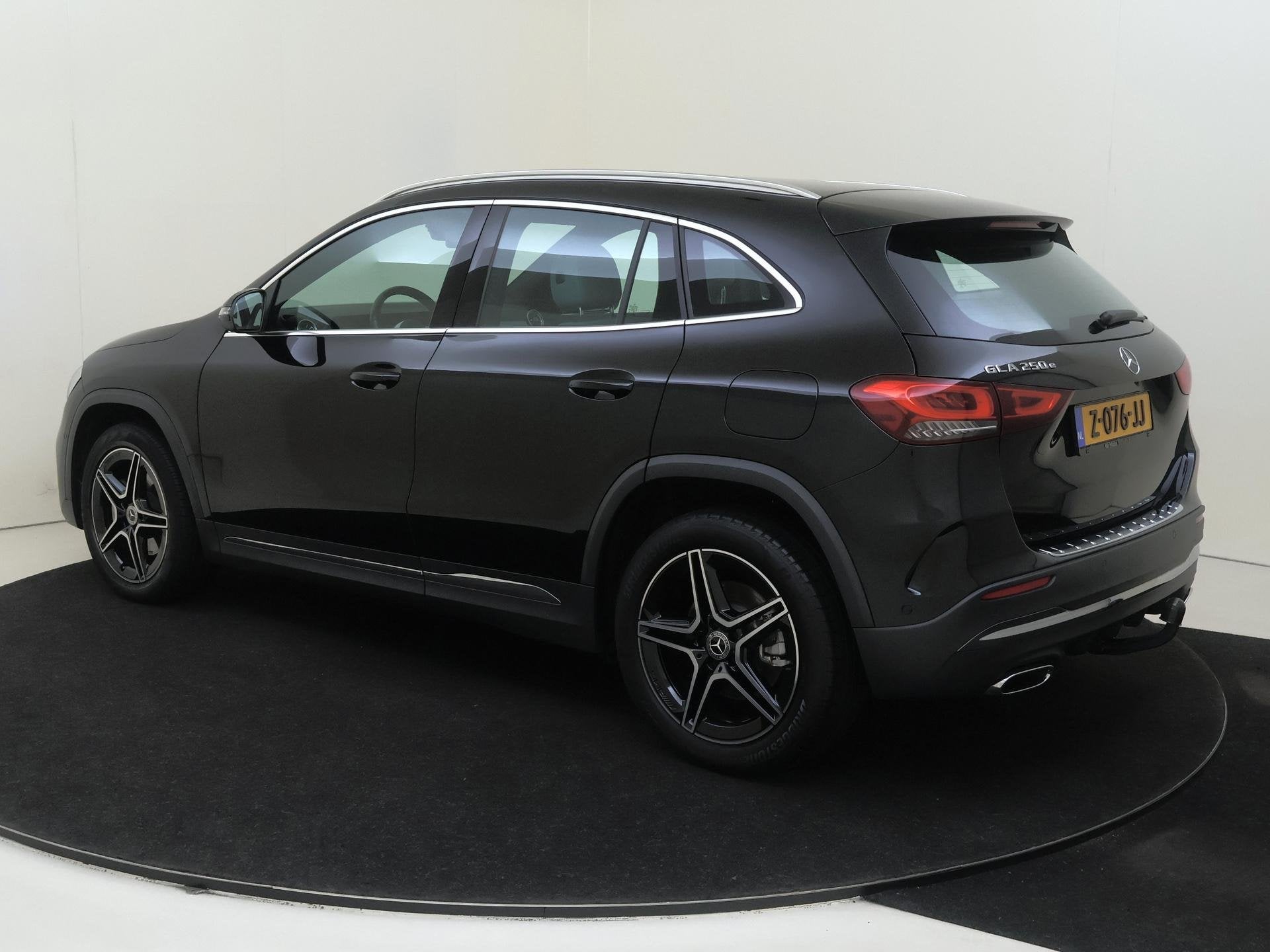 Mercedes-Benz GLA-klasse 250 e AMG Line, Auto's, Euro 6, 4 cilinders, 16 kWh, Leder en Stof