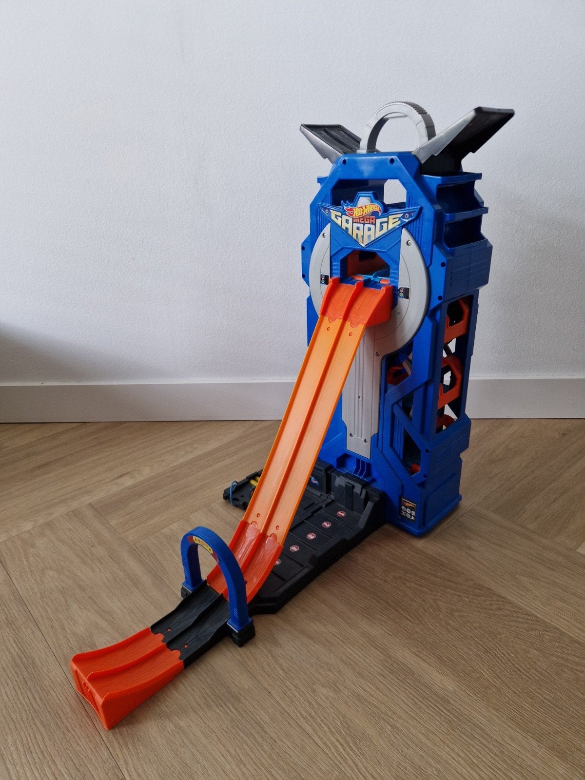 Hot Wheels Mega Garage, Ophalen