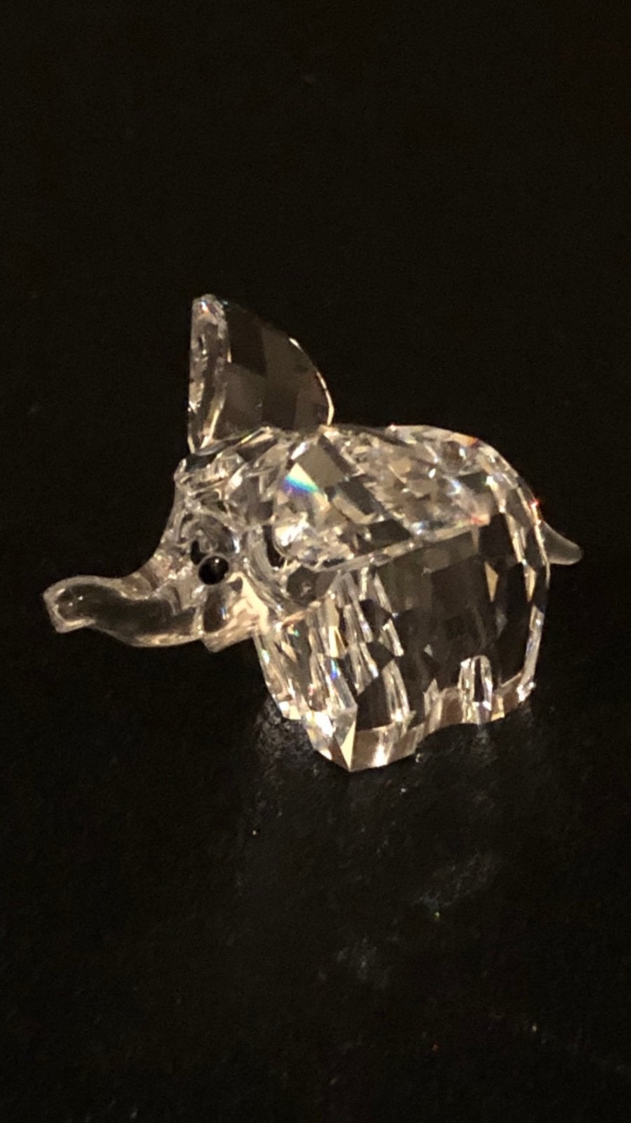 NIEUWSTAAT SWAROVSKI OLIFANT BEELDJE, Ophalen of Verzenden, Zo goed als nieuw, Figuurtje