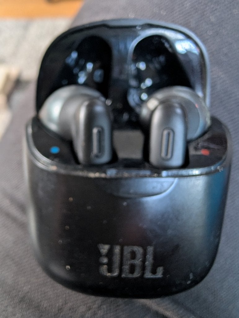 JBL draadloze oordopjes met oplaadcase, Gebruikt, Zwart, In gehoorgang (in-ear), Verzenden