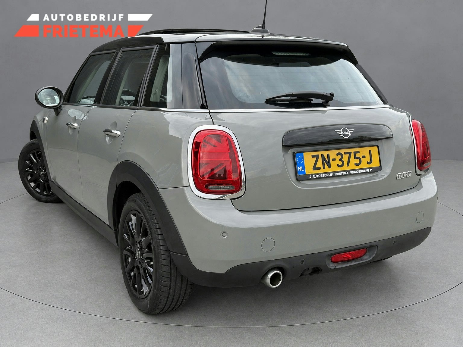 MINI 5-deurs 1.5 Cooper Business Edition (bj 2019), Voorwielaandrijving, Gebruikt, 1165 kg, Origineel Nederlands