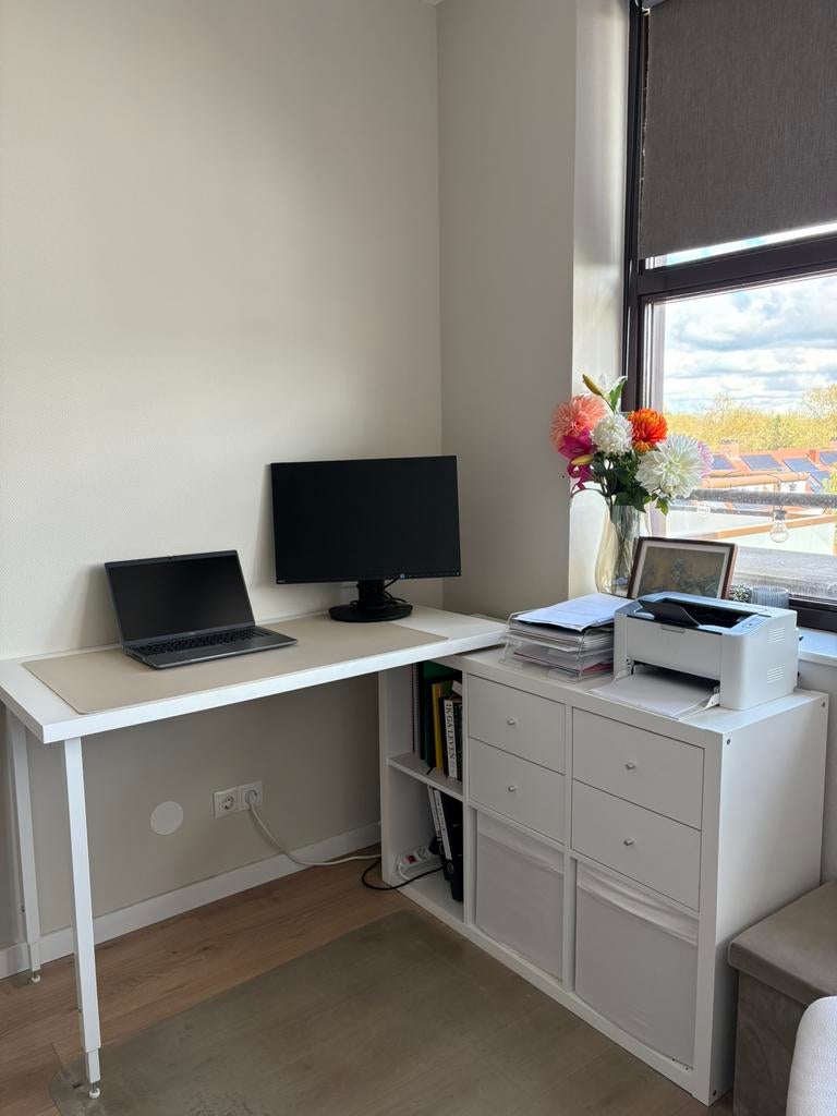 Ikea bureau, Ophalen, Zo goed als nieuw