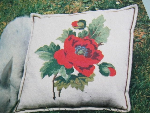 Borduurpatroon   Roos op kussen  nr 659 do, Verzenden, Zo goed als nieuw, Handborduren, Patroon