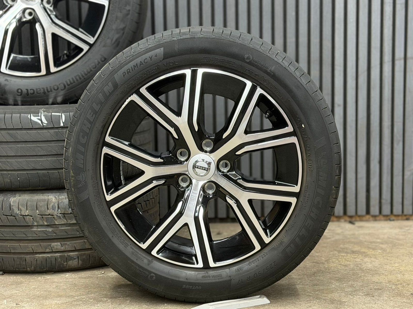 Mooie Zomerset Volvo V60 17 inch 5-6mm €599,-, Ophalen, Zomerbanden, Banden en Velgen