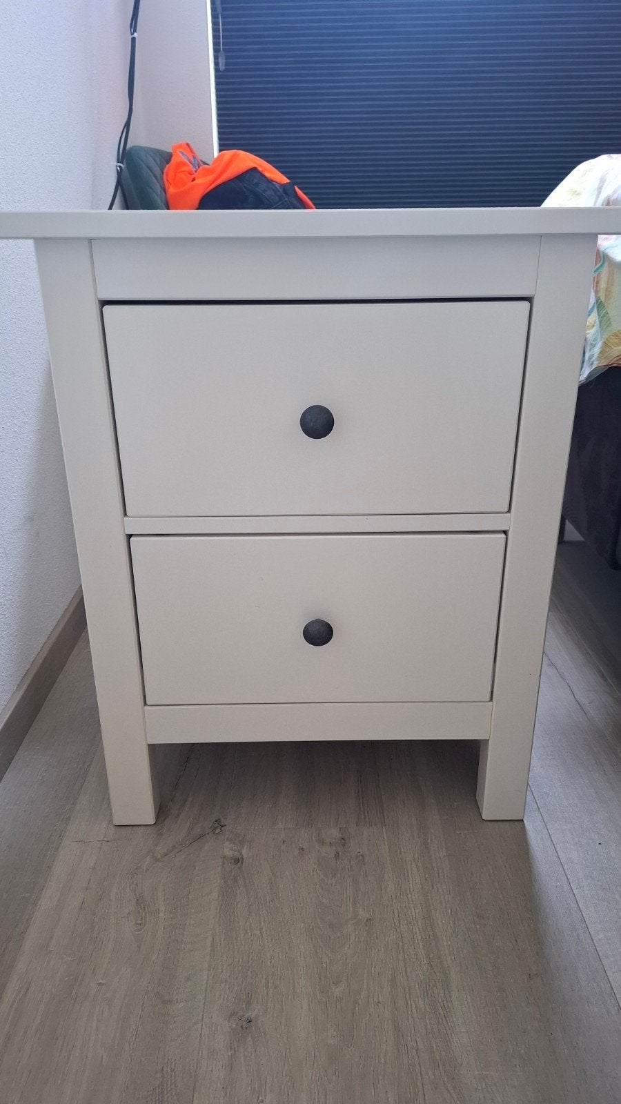 Ikea Hemnes nachtkastje, Huis en Inrichting, Slaapkamer | Nachtkastjes, Gebruikt, 45 tot 65 cm, Hout, 55 tot 70 cm