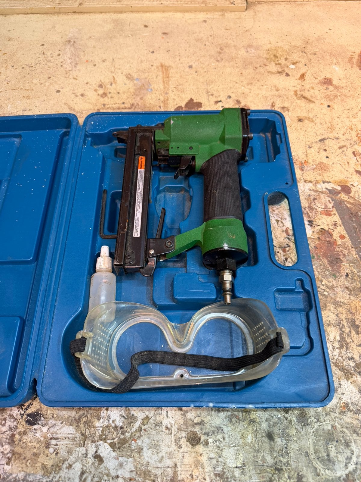 Complete Airpress pneumatische tackerset (25 mm) + nietjes, Ophalen, Gebruikt