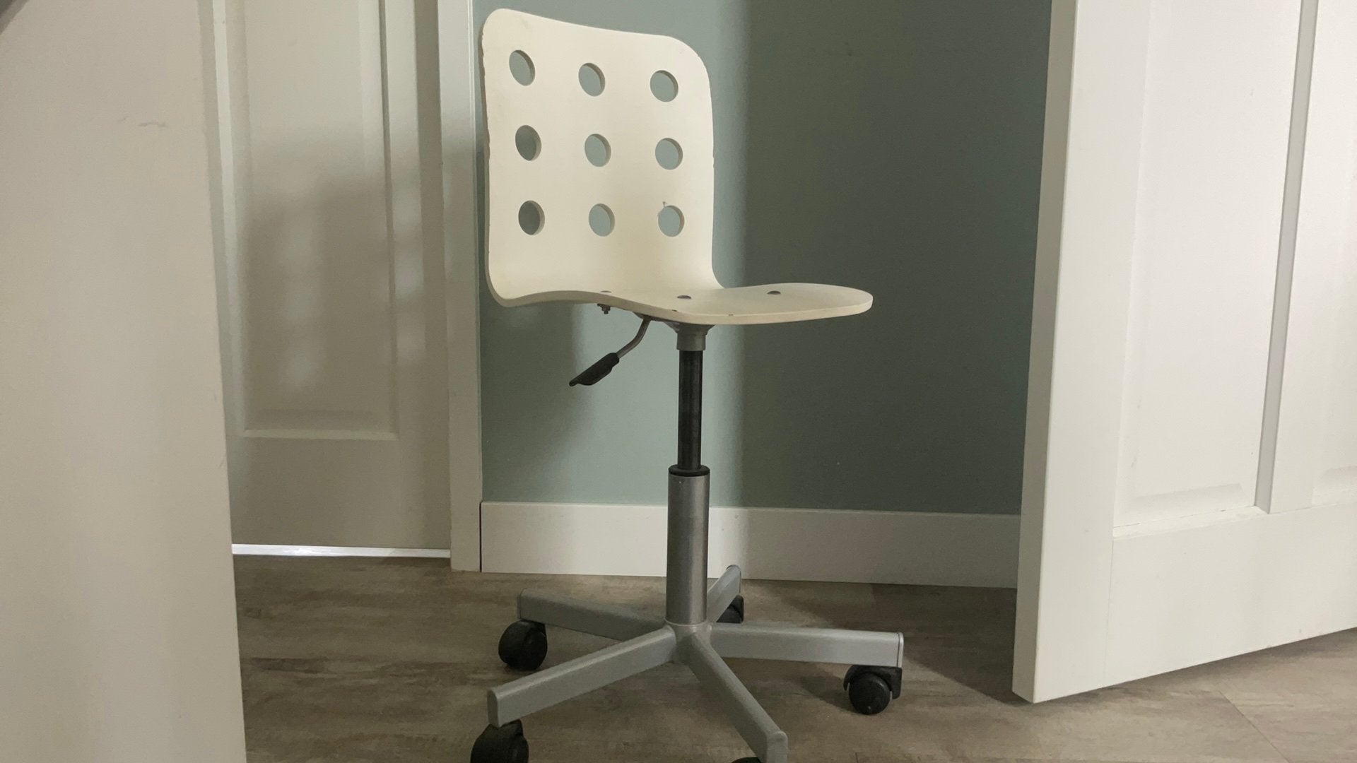 (Kinder) bureastoel Ikea GRATIS, Huis en Inrichting, Bureaus, Ophalen, Gebruikt, Wit, Hout