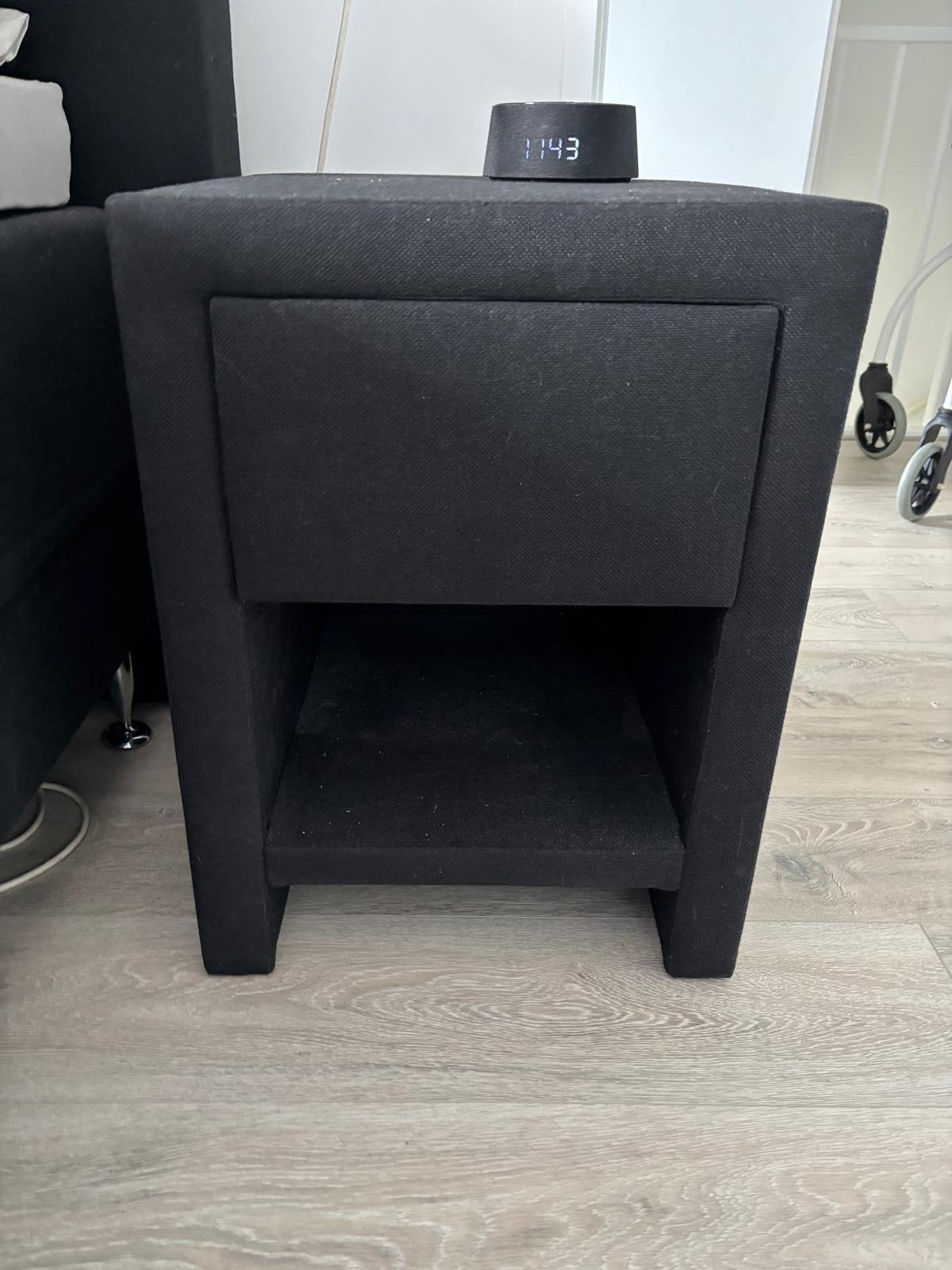 Nachtkastje Swiss Sense Village Caleido Black, Ophalen, Overige materialen, Minder dan 45 cm, 55 tot 70 cm