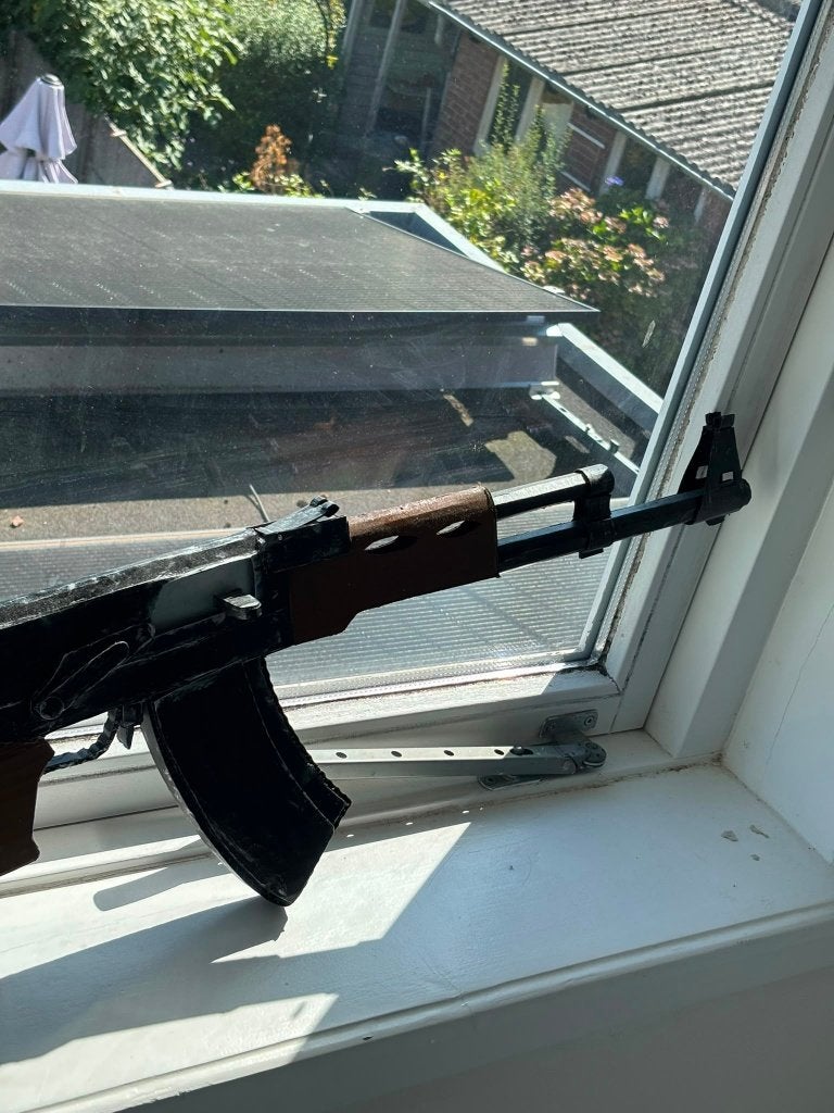 handgemaakte kartonnen ak47, Ophalen of Verzenden, Nieuw, Papier of Karton, Knutselwerk