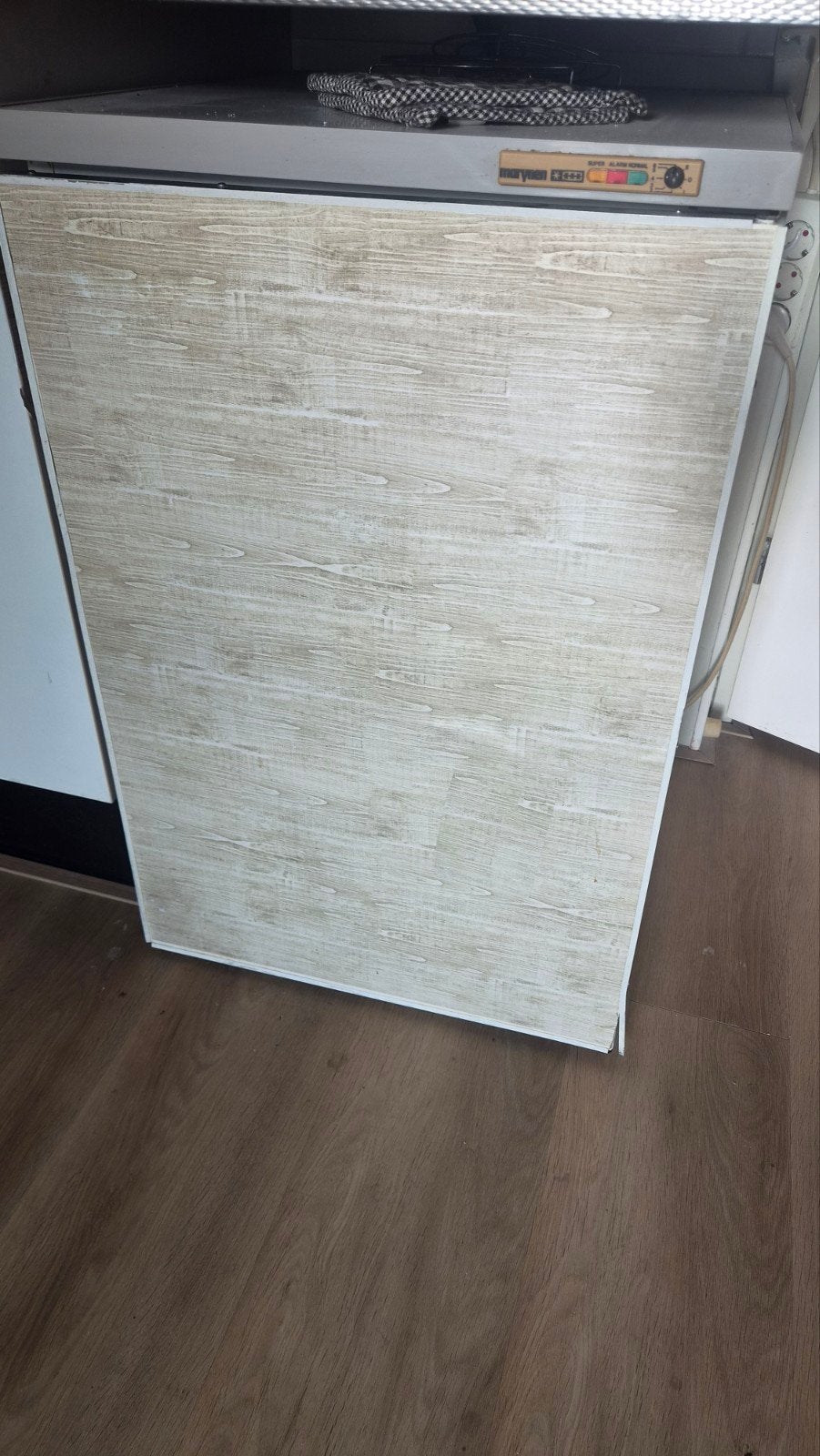 Compacte vriezer + Zanussi koelkast, Witgoed en Apparatuur, Gebruikt, 75 tot 100 liter, Met aparte vriezer, 45 tot 60 cm