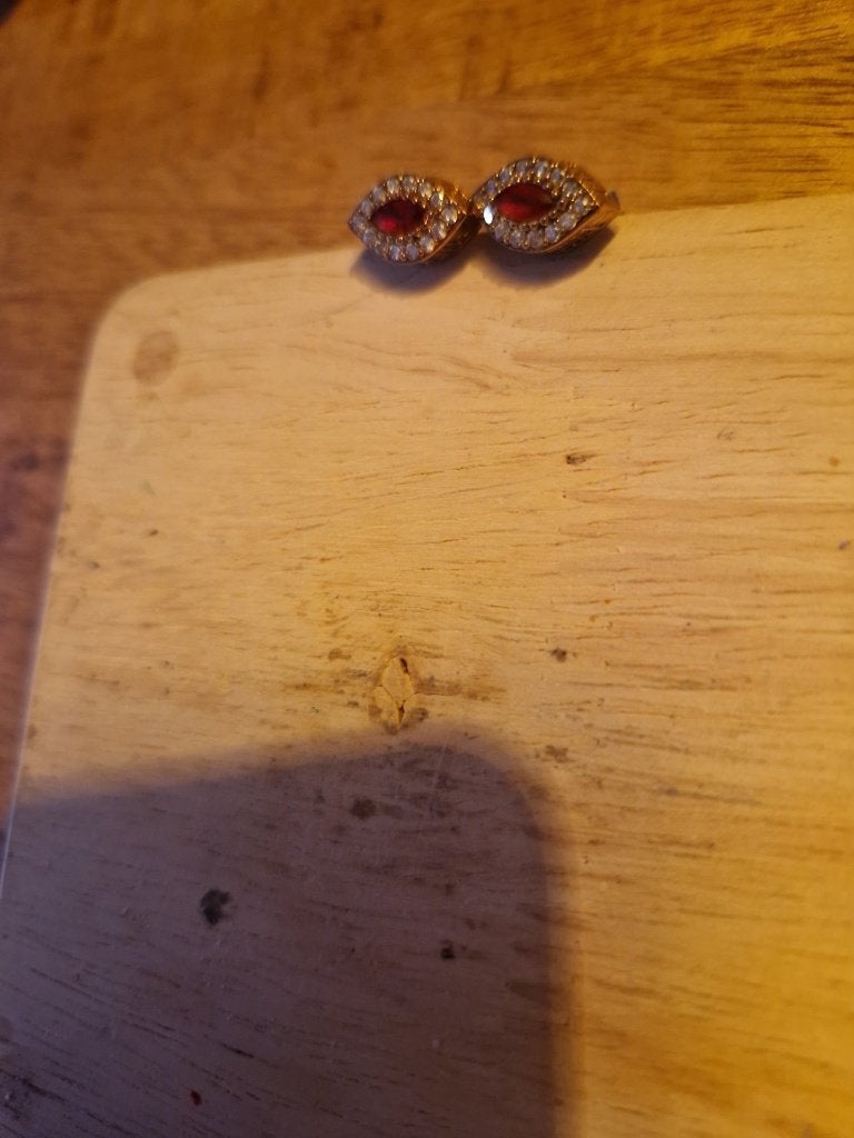 Antieke oorstekers met robijntjes., Ophalen of Verzenden, Zilver, Oorbellen, Met edelsteen