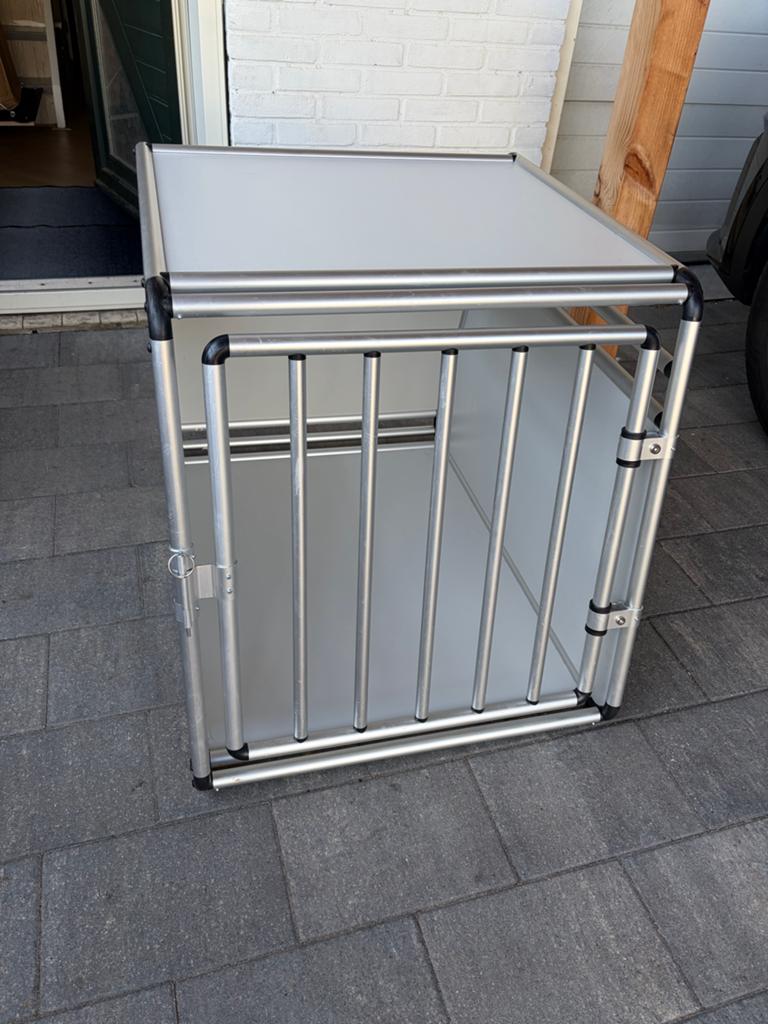 Autobench middelgrote hond, Ophalen, Zo goed als nieuw