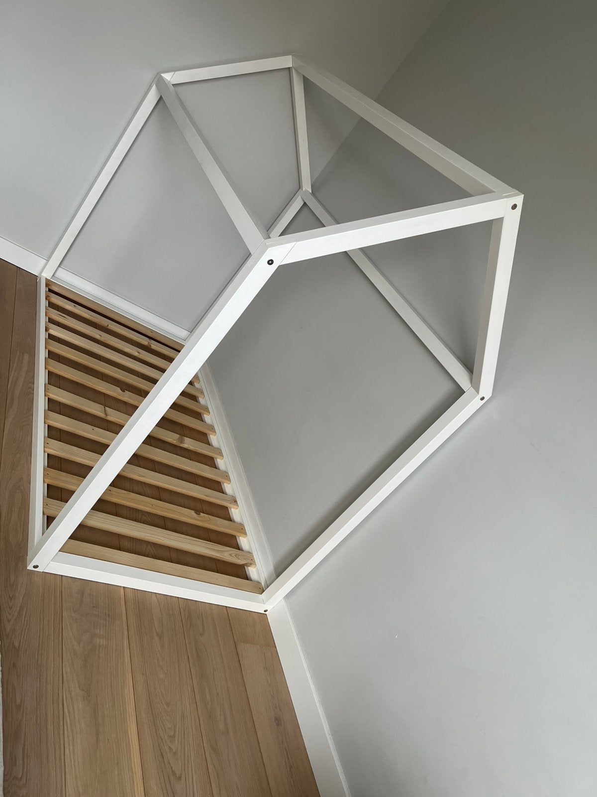 Peuterbed petit Amelie Montessori huisjesbed, Ophalen, Gebruikt, 70 tot 85 cm, 140 tot 160 cm