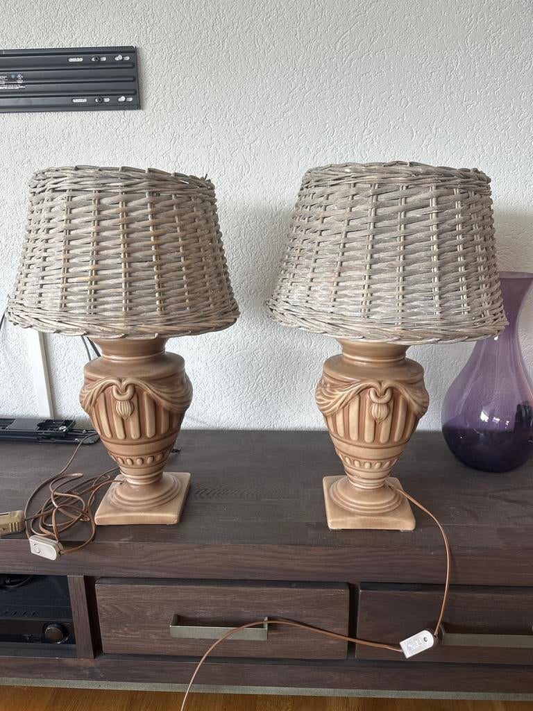 Set van 2 klassieke tafellampen met rieten kap, Ophalen of Verzenden, Zo goed als nieuw, Overige materialen, 50 tot 75 cm