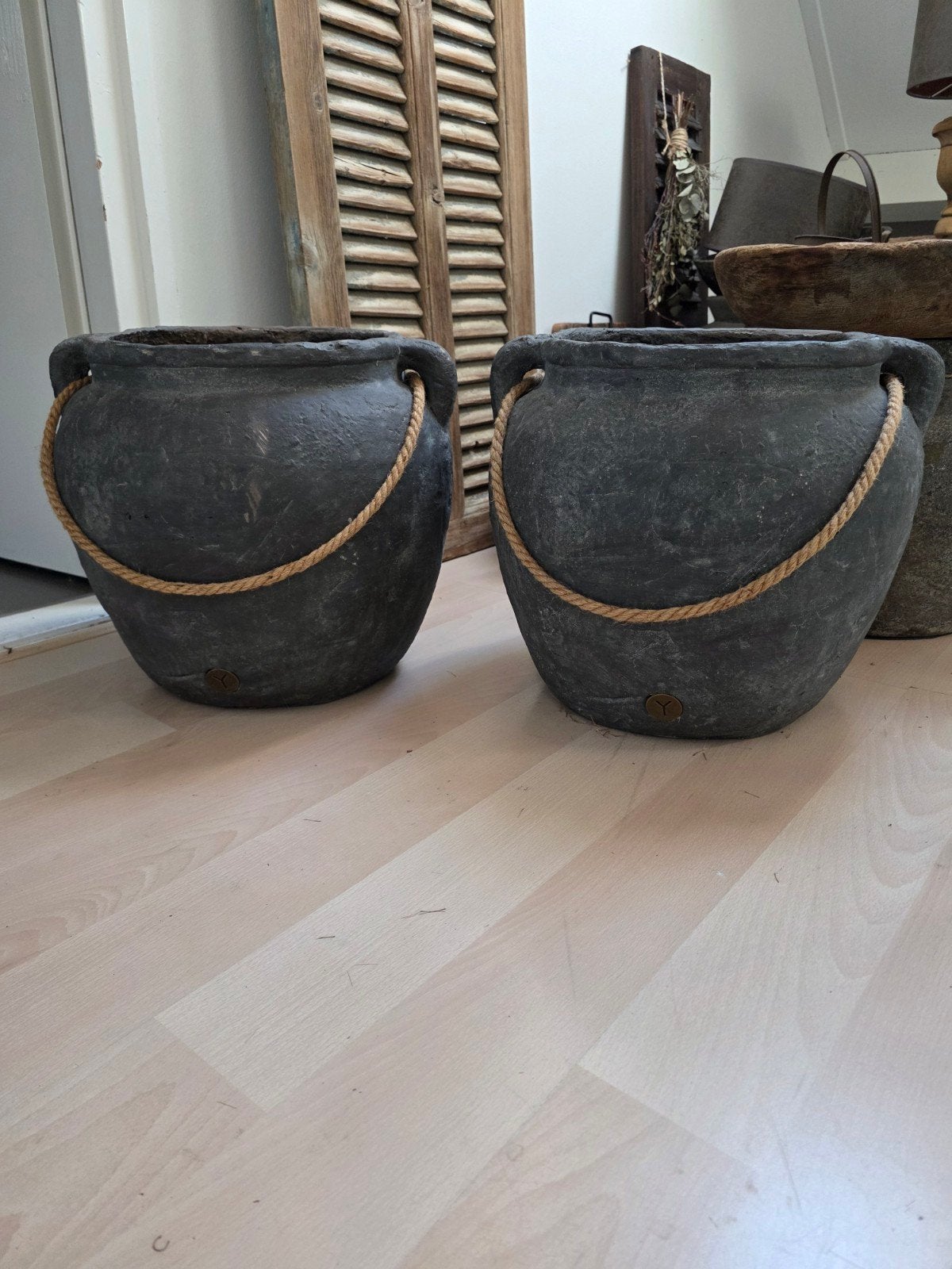Decoratieve, landelijke, sobere  potten van Brynxz  met touw, Ophalen, Gebruikt