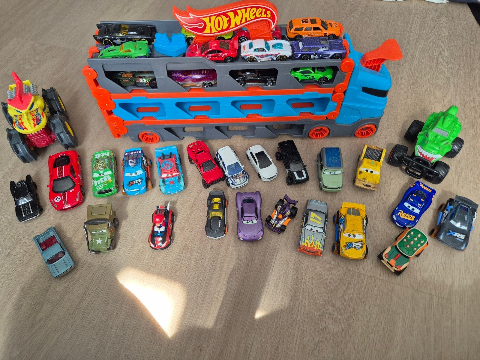 Hotwheels speedway oplegger, Ophalen of Verzenden