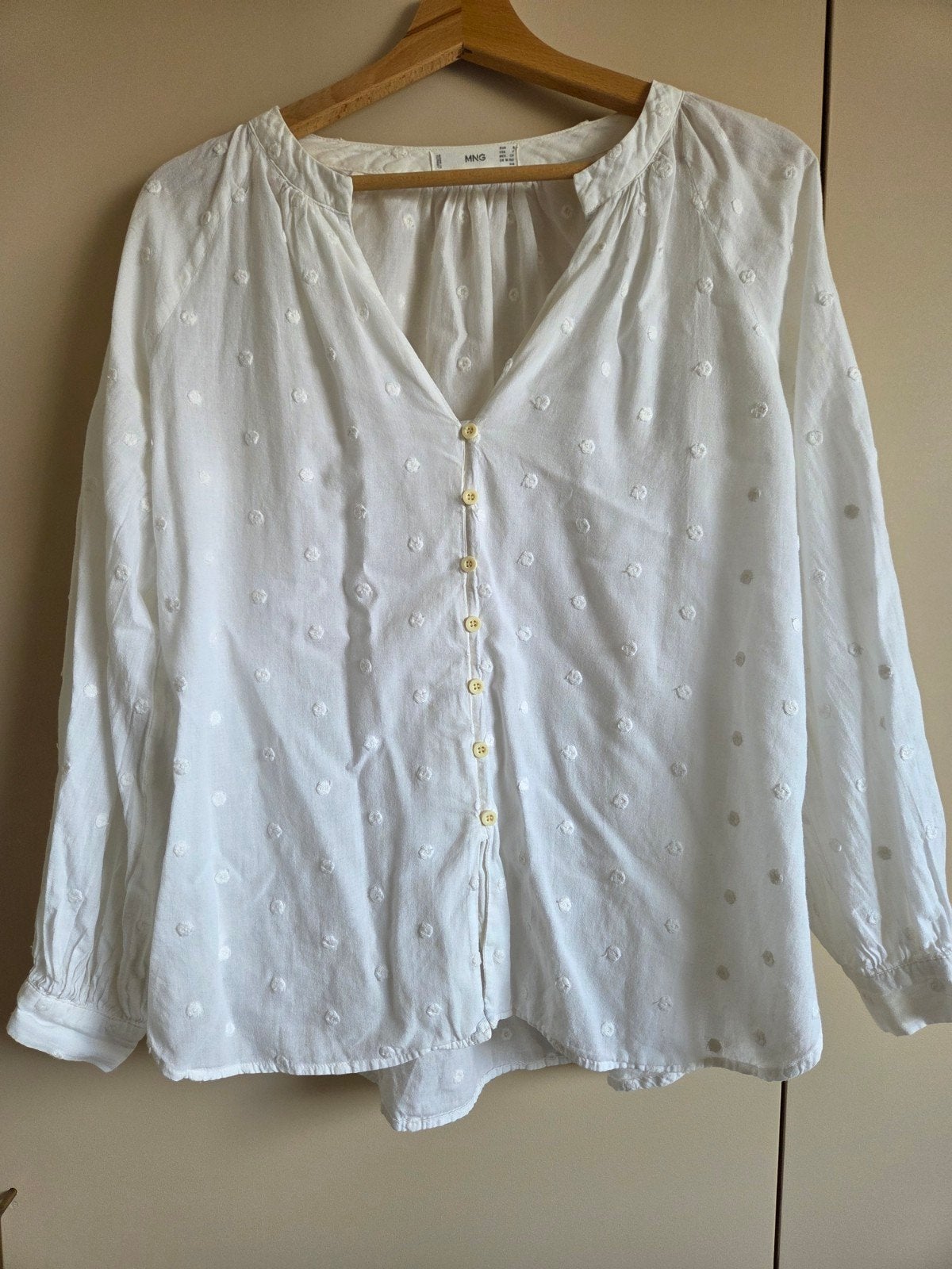 Witte blouse van Mango met lange mouwen en stippen, Mango, Wit, Ophalen of Verzenden, Maat 36 (S)