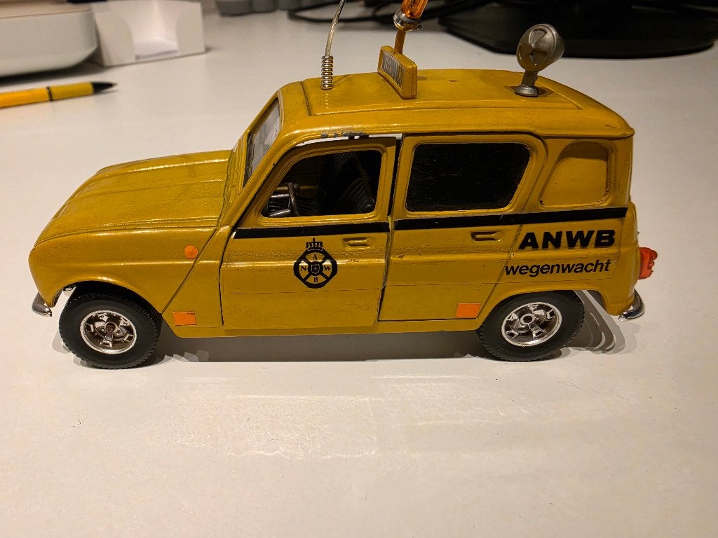 Renault 4 ANWB 1/24 Bburago model, Ophalen of Verzenden, Gebruikt, Auto, Bburago