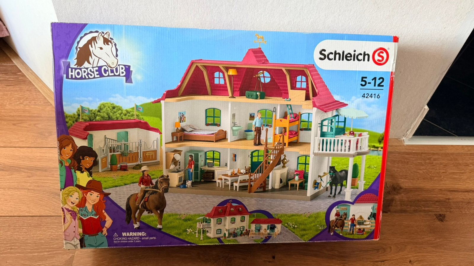 SCHLEICH HORSES 42416 - GROOT HUIS MET PAARDENBOX, Ophalen of Verzenden, Meer dan 50 stukjes, Zo goed als nieuw