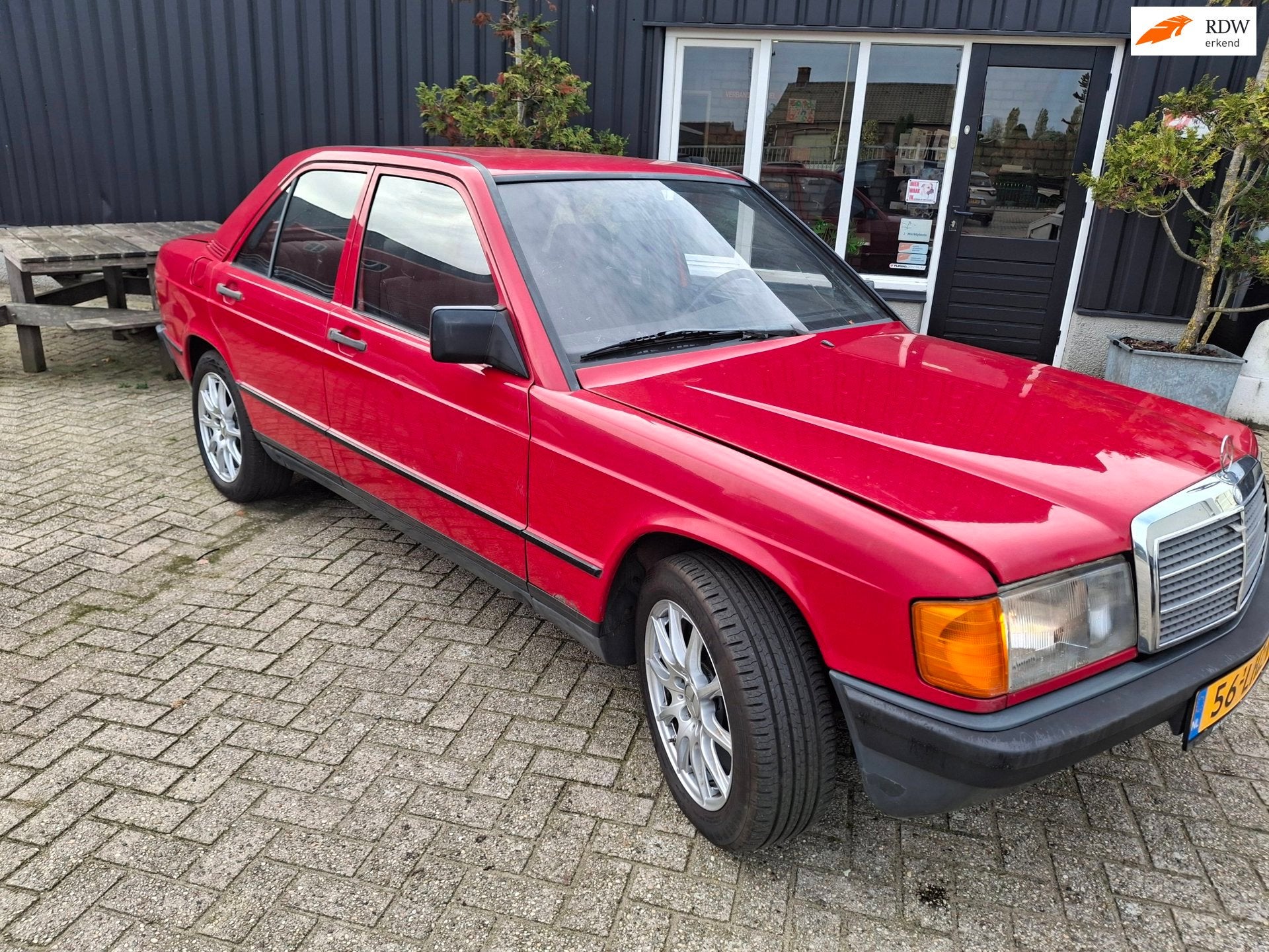 Mercedes-Benz 190-serie 2.0 automaat oldtimer, Auto's, Automaat, Achterwielaandrijving, Gebruikt, 4 cilinders