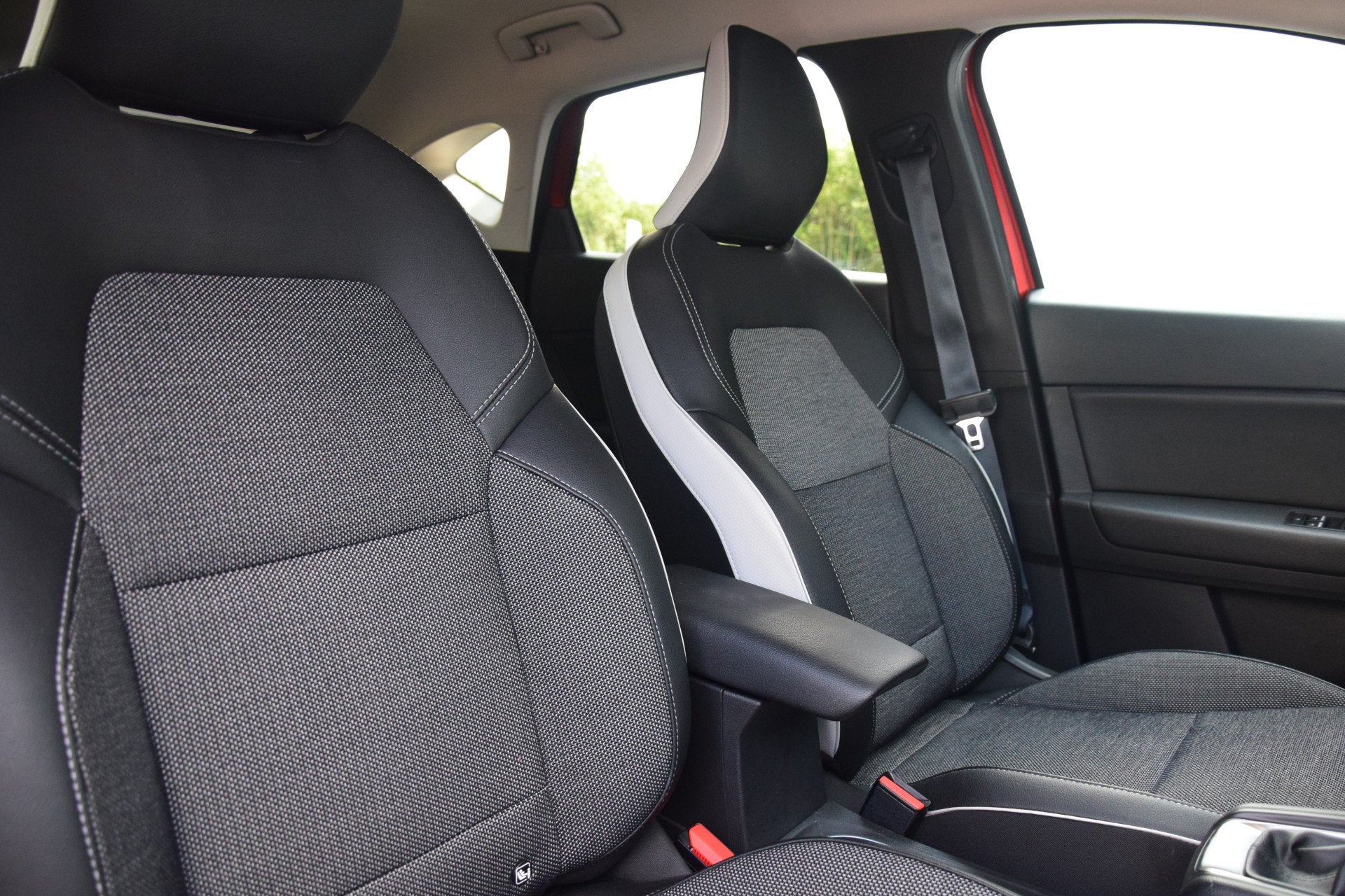 Renault Captur 1.0 TCe 100 Intens Led Navi/Carplay/Dab Trekh, Auto's, Renault, Voorwielaandrijving, Gebruikt, 1165 kg, Origineel Nederlands