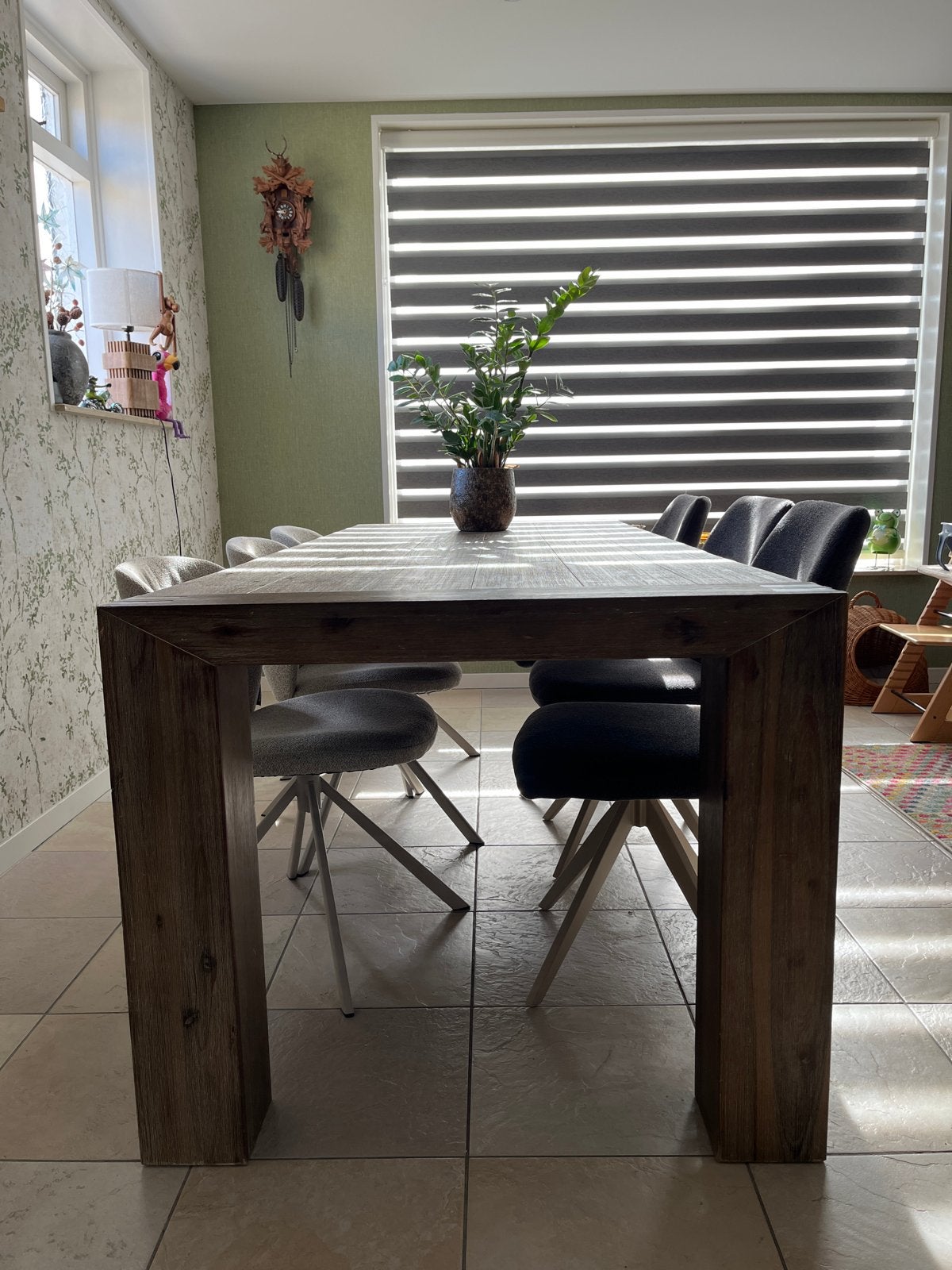 Robuuste houten eettafel - perfect voor gezellige diners, Huis en Inrichting, Tafels | Eettafels, Ophalen, 50 tot 100 cm, Zo goed als nieuw