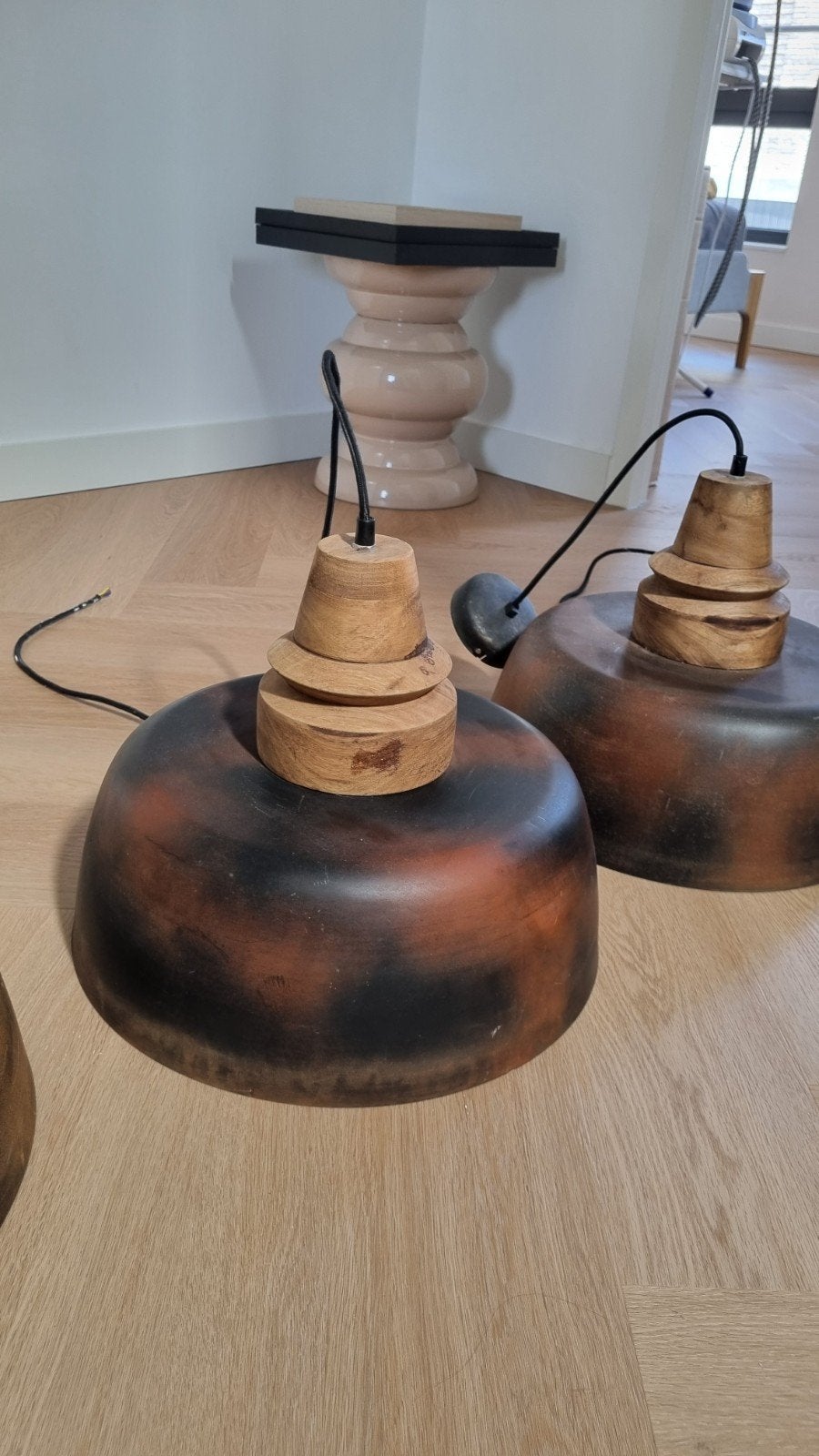 Set van 3 hanglampen met houten fitting en terracotta kap, Huis en Inrichting, Lampen | Hanglampen, Ophalen, Gebruikt, Hout, Rustiek, Natuurlijk, Bohemien