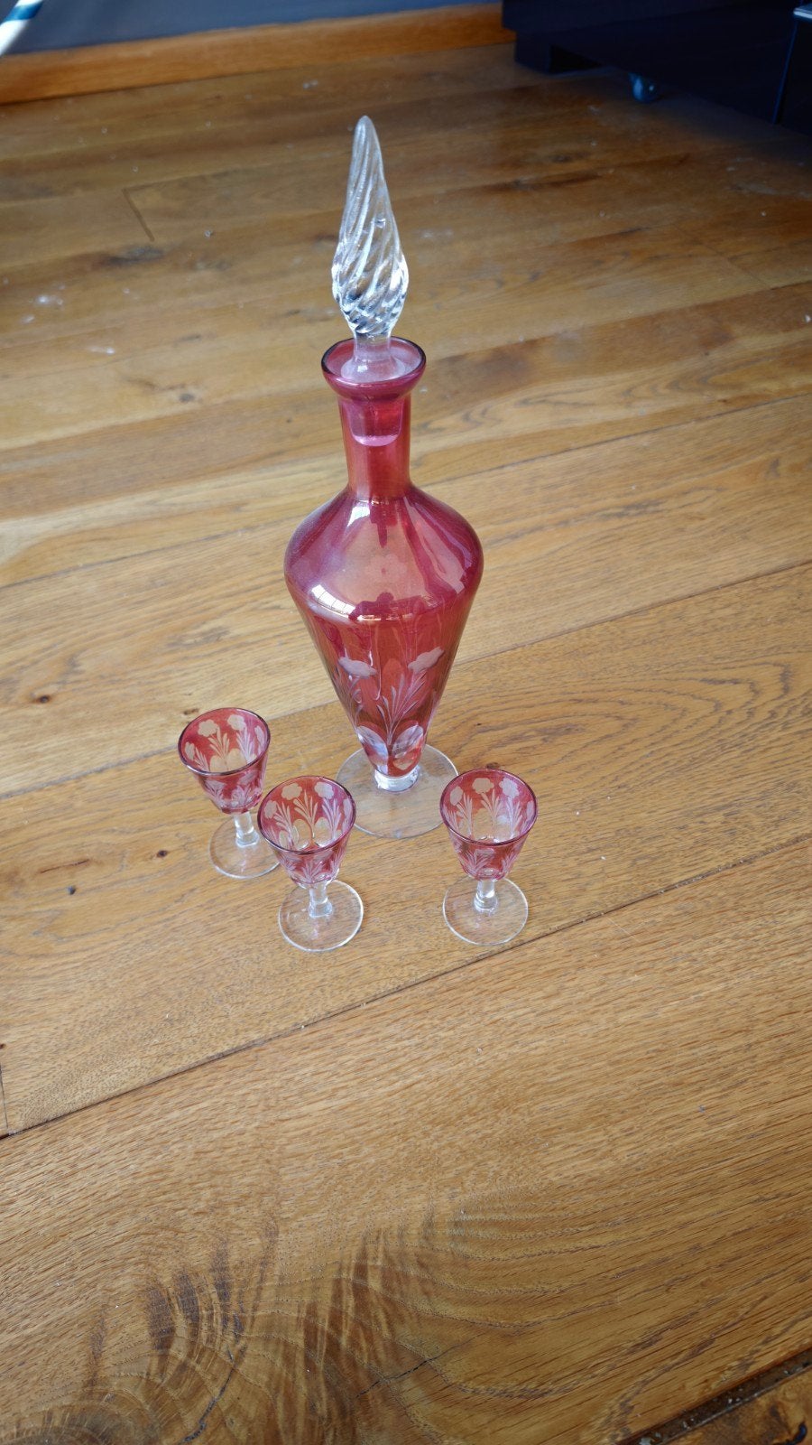 Antieke karaf met 3 glaasjes, robijnrood glas, Ophalen of Verzenden