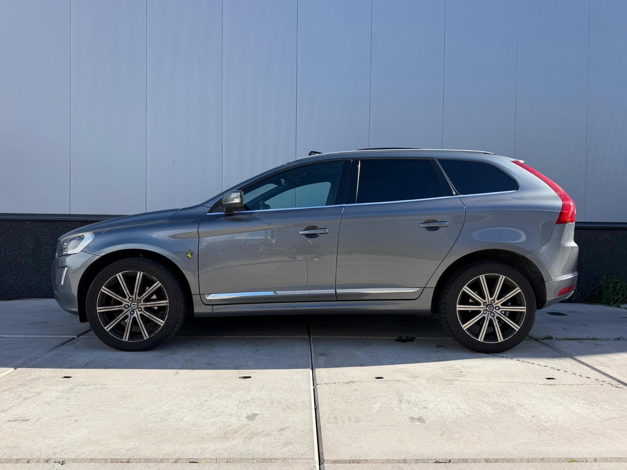 Volvo XC60 2.0 D4 FWD Polar+ | Panorama | Camera | BLIS | Ad, 1969 cc, Leder, Bedrijf, SUV of Terreinwagen