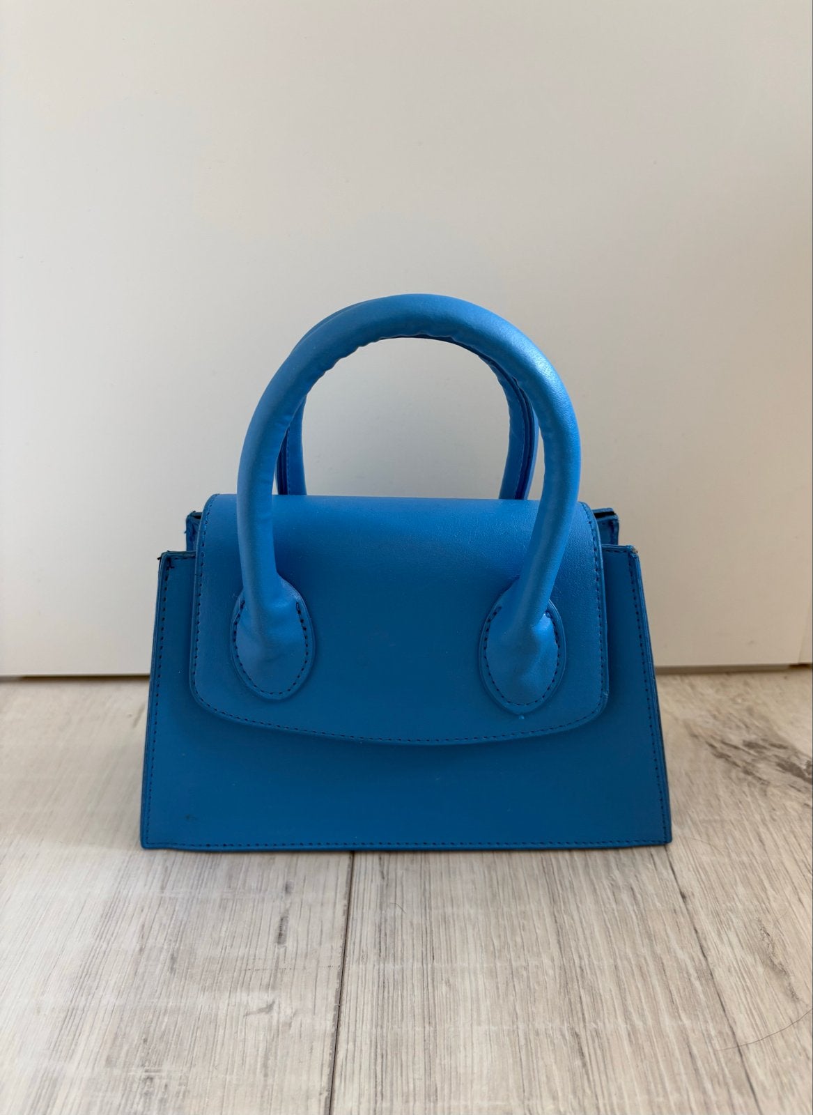 Blauwe mini handtas met afneembare schouderband, Ophalen, Zo goed als nieuw, Blauw, Handtas