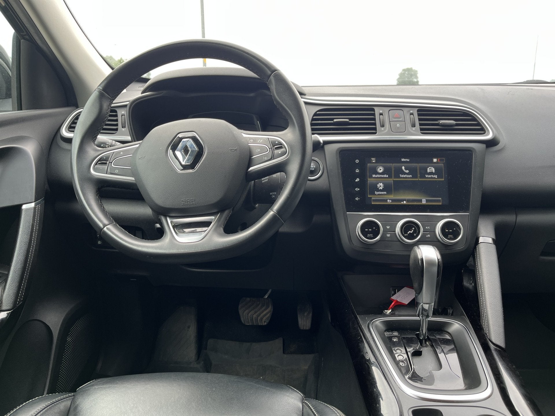 Renault Kadjar 1.3 TCe / Automaat / 140PK / Trekhaak / Leder, Gebruikt, 4 cilinders, Parkeersensor, Bedrijf