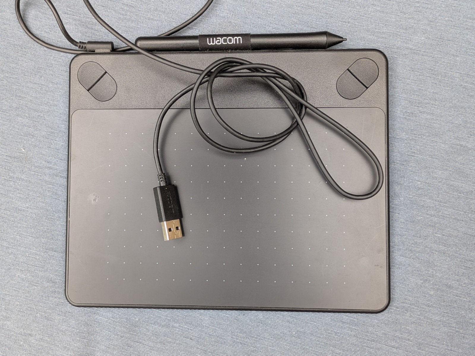 Wacom Intuos teken tablet CTH-490. 152 x 95 mm, Computers en Software, Ophalen of Verzenden, Zo goed als nieuw, Wacom Intuos