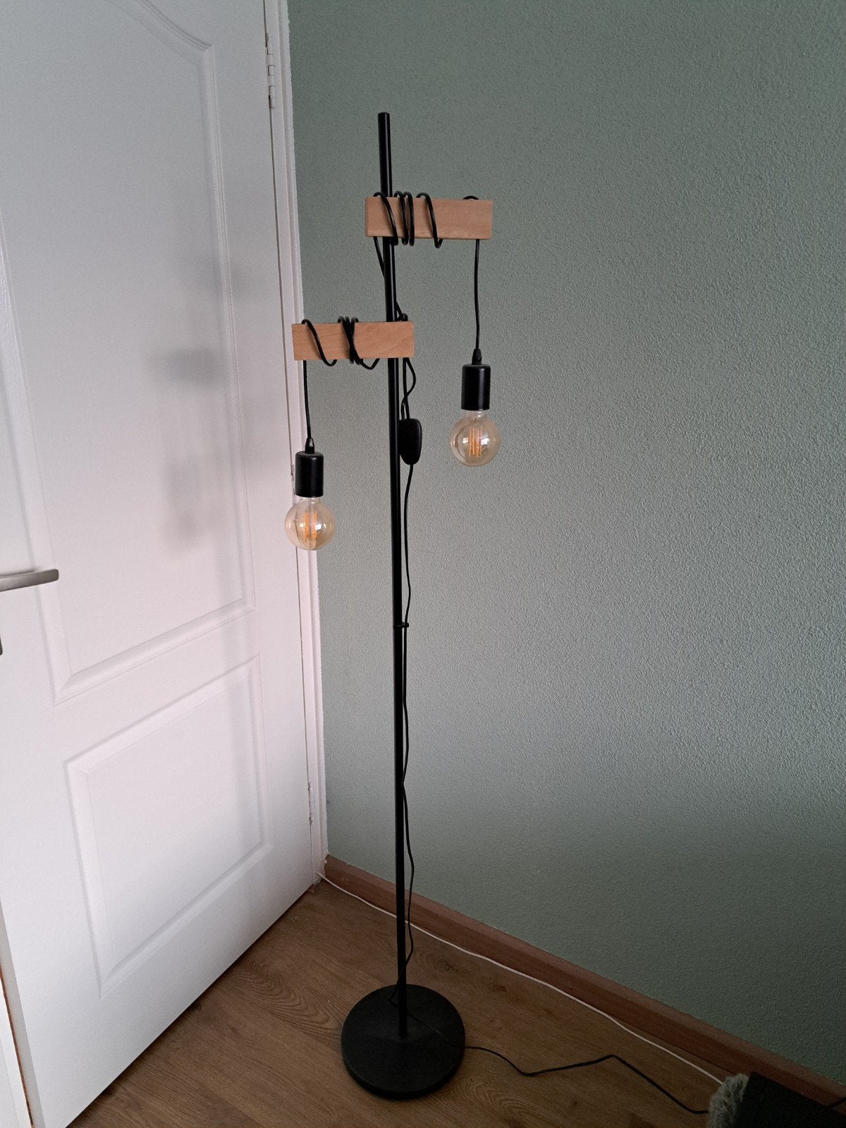 Industriële Vloerlamp met Houten Details en Edison Lampen, Ophalen, Gebruikt, E27 (groot), Hout