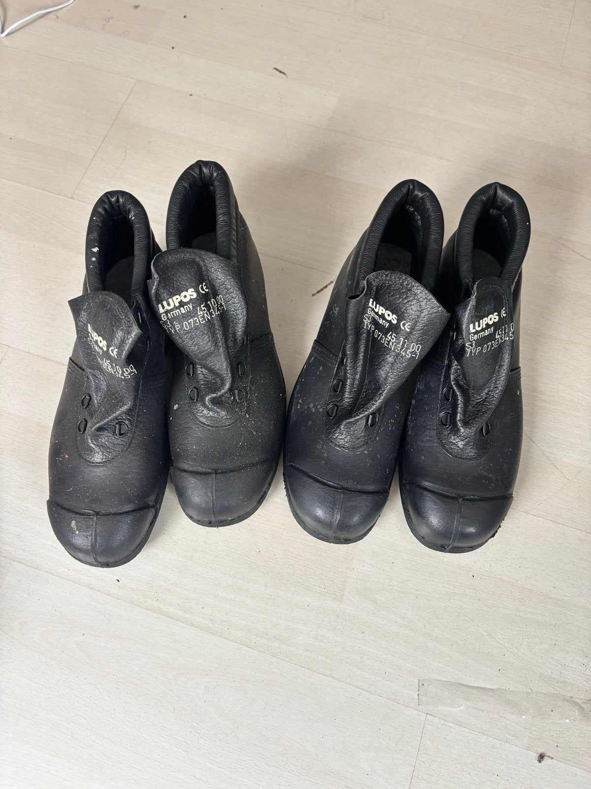 Werkschoenen met stalen neus en zool - Lupos & MTS, Ophalen, Zo goed als nieuw