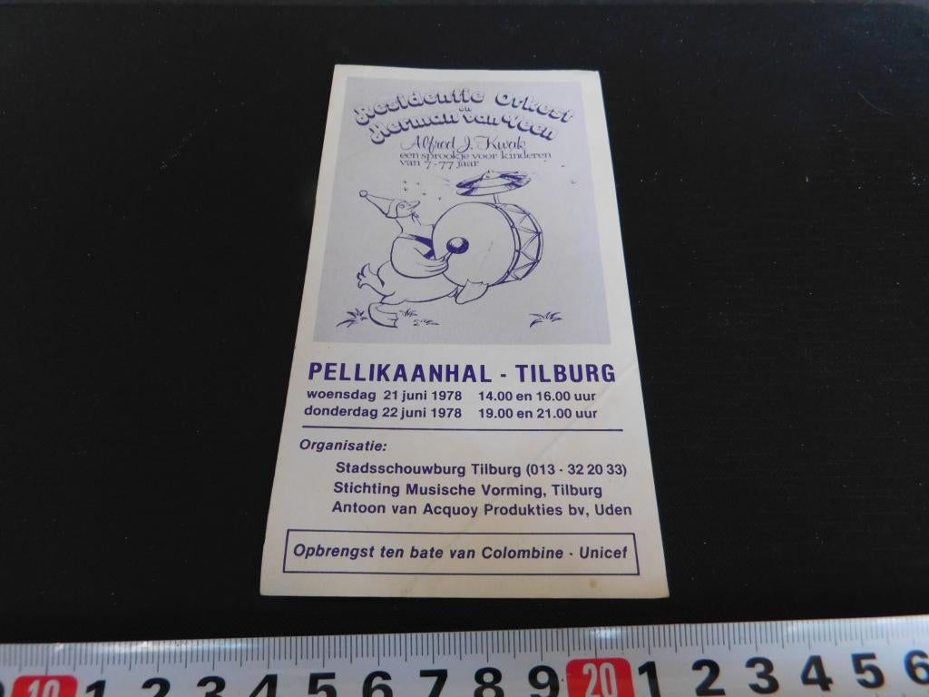 sticker Herman van Veen en Residenttie Orkest Tilburg Pellik, Verzamelen, Ophalen, Zo goed als nieuw