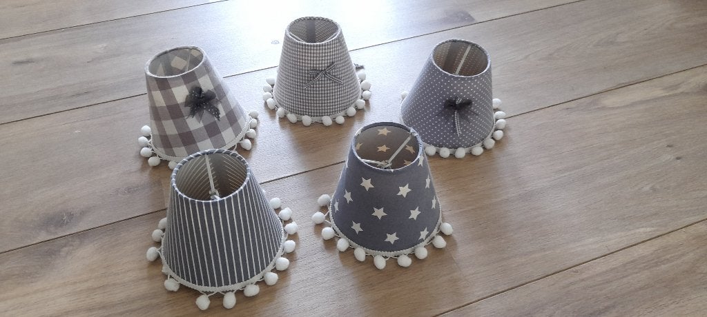 Grijze klemkapjes/ lampen kapjes, 5 stuks., Ophalen of Verzenden, Gebruikt, E14 (klein)