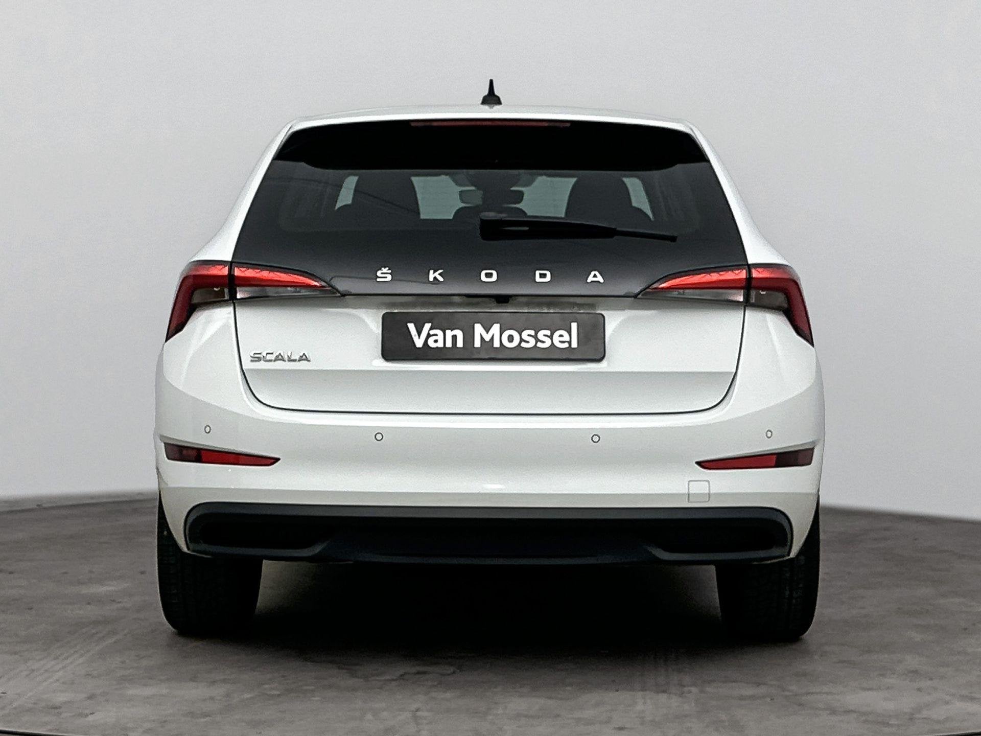 Skoda Scala 1.0 TSI Ambition 110PK | Automaat | Navigatie |, Auto's, Gebruikt, Euro 6, Lane Keeping Assist, 620 kg