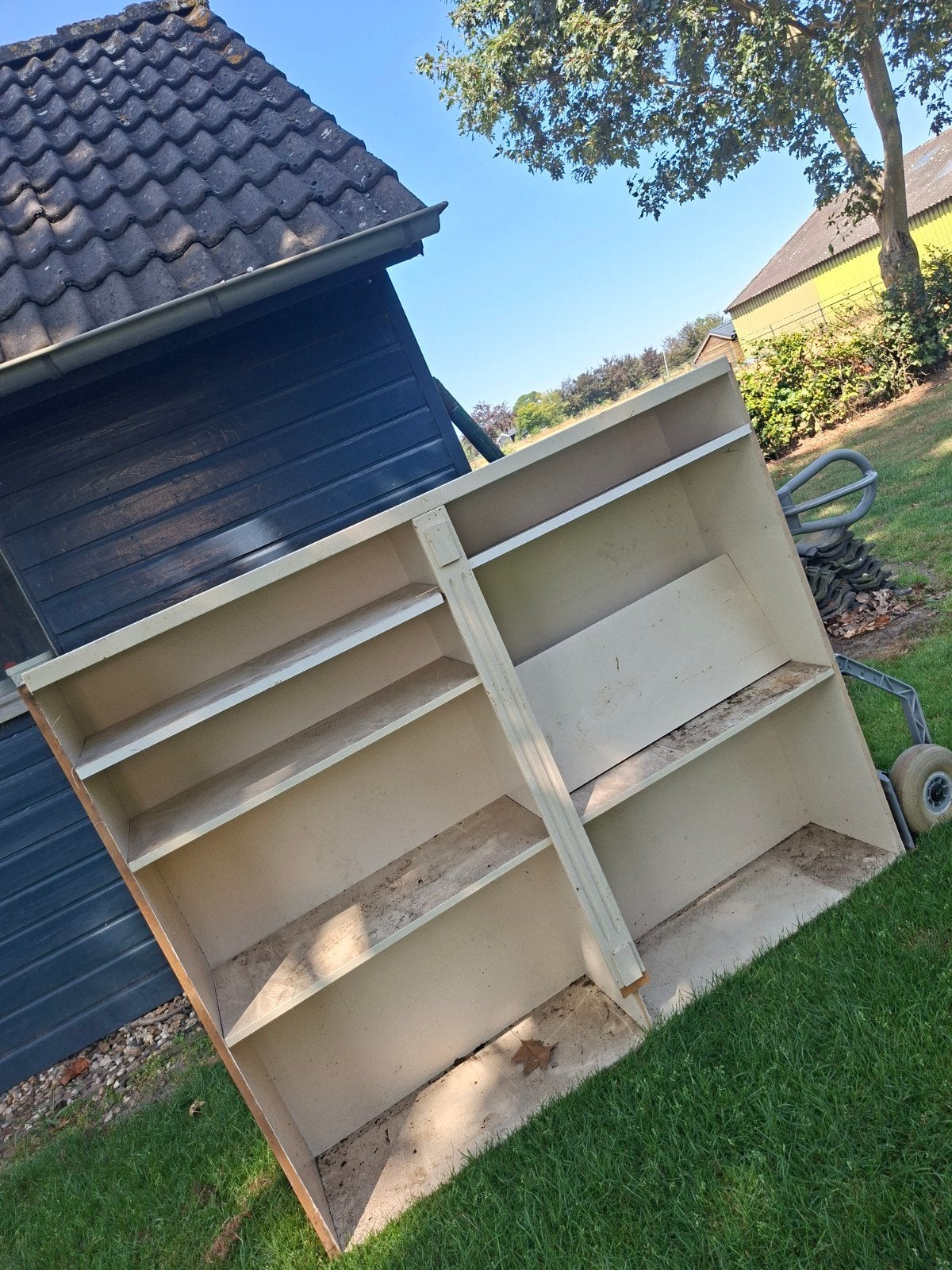 gratis op te halen oude kast. voor in schuur bijv, Tuin en Terras, Ophalen, Gebruikt, Hout, Overige typen