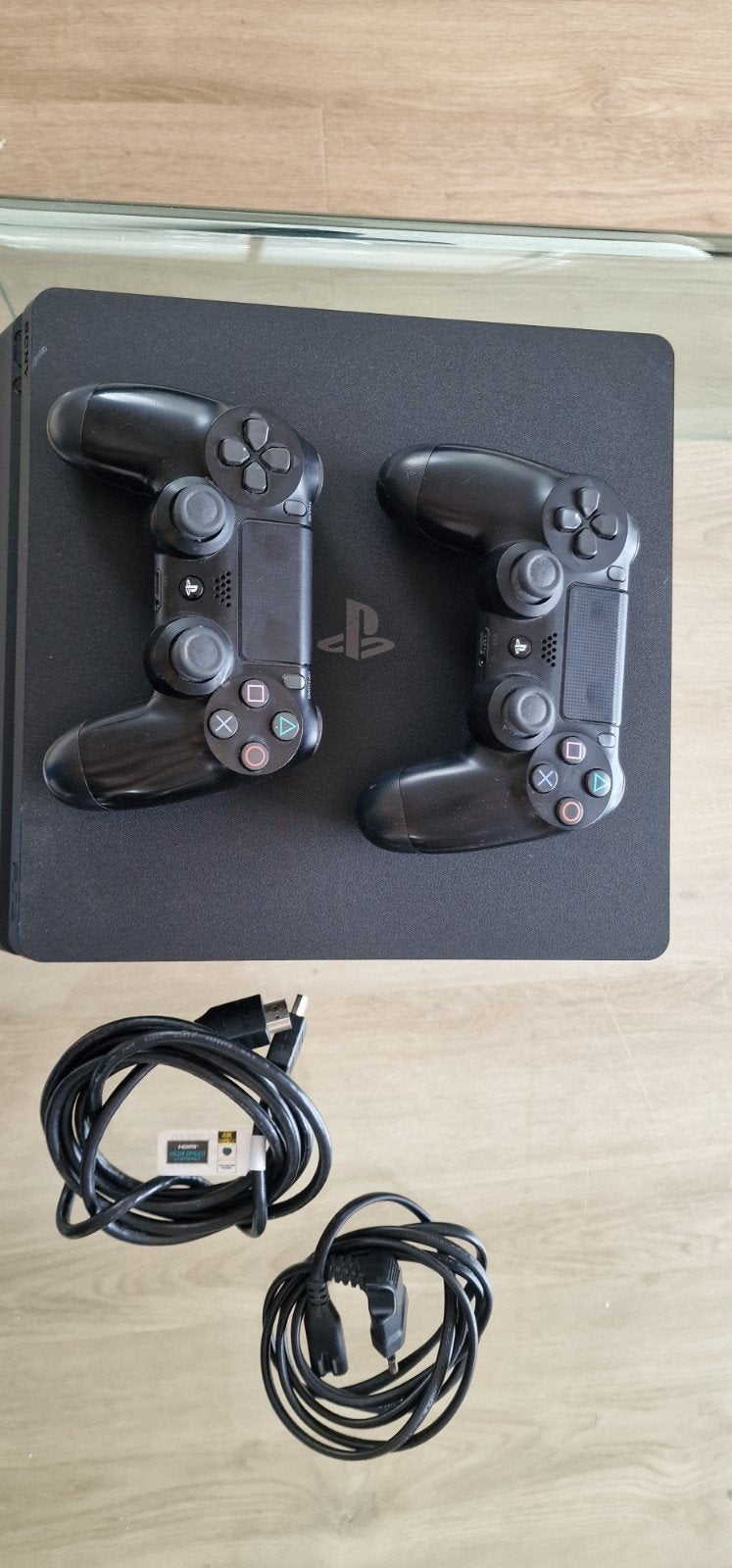 PS4 Slim met 2 controllers, Spelcomputers en Games, Spelcomputers | Sony PlayStation 4, Ophalen of Verzenden, Gebruikt, Met 2 controllers
