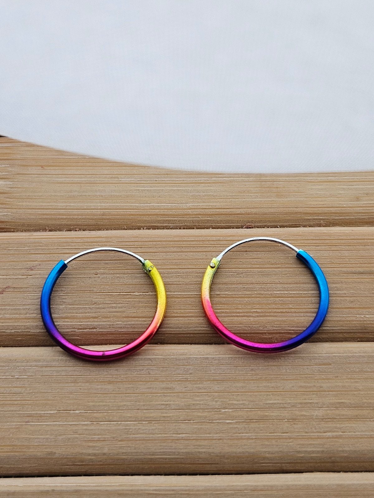 sterling zilveren regenboog oorringen creolen, Hangers, Nieuw, Ophalen of Verzenden, Roze