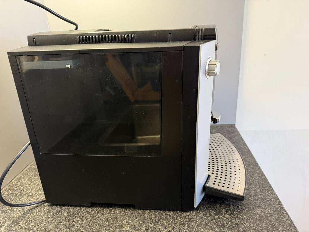 Jura Impressa F50 - Heerlijke koffie, goede staat, Witgoed en Apparatuur, Koffiezetapparaten, Gebruikt, Koffiebonen, Koffiemachine