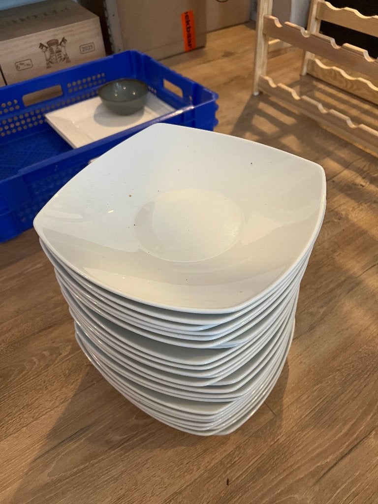 26 Borden, wit, rechthoekig, 265x265x40 mm, Gebruikt, Ophalen of Verzenden, Bord(en), Effen